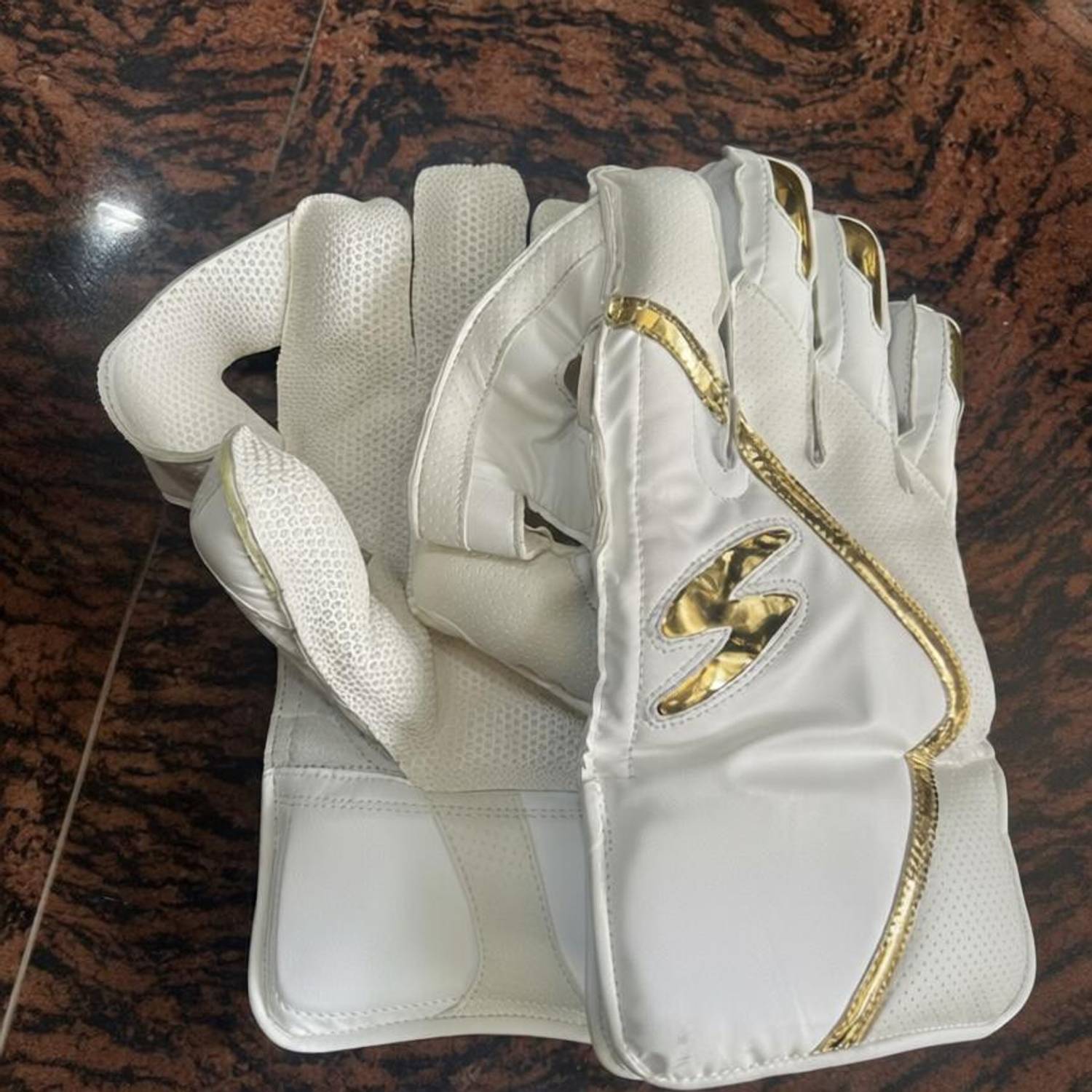 Aseersaifi Cricket Wicket Keeping Gloves Swagger (Mens) Wicket Keeping Gloves