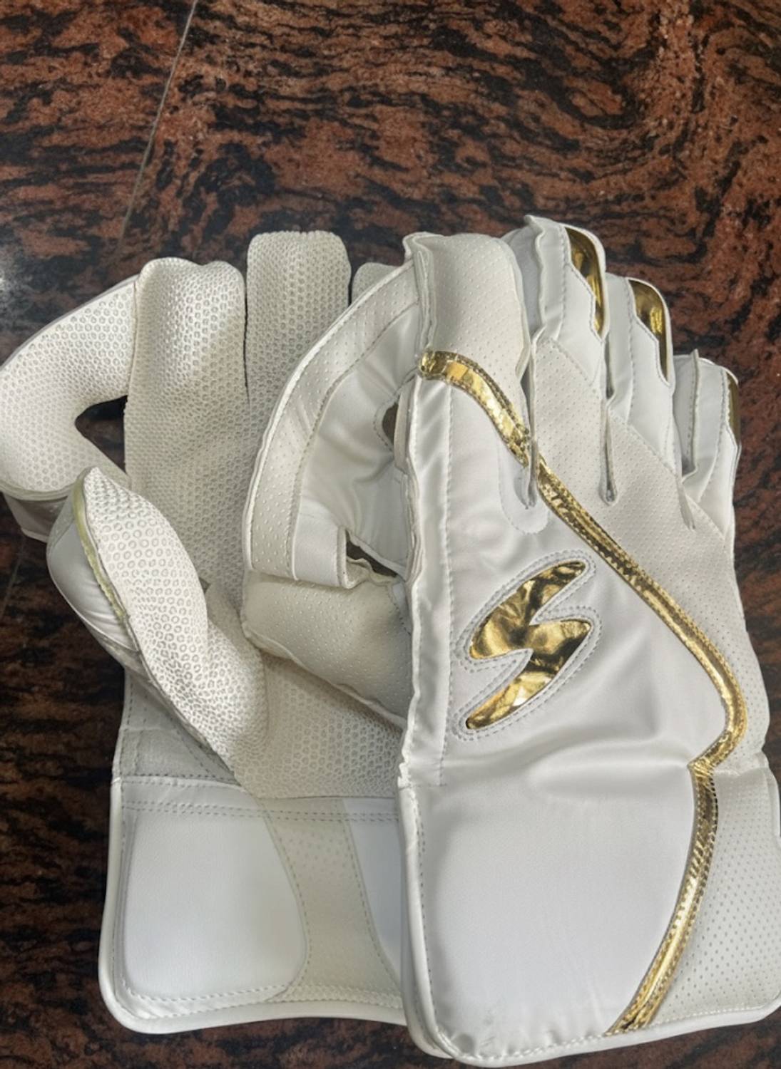 Aseersaifi Cricket Wicket Keeping Gloves Swagger (Mens) Wicket Keeping Gloves