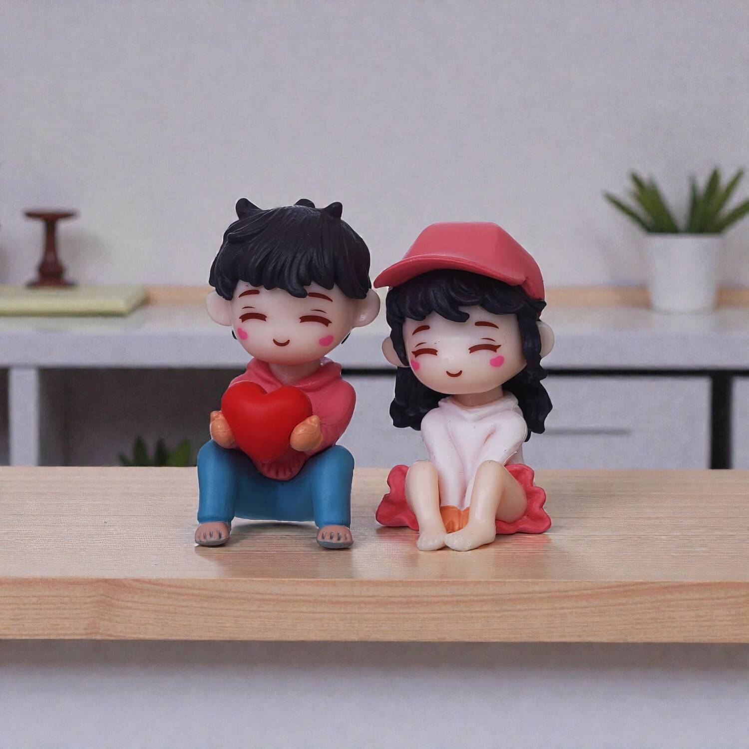 *⑅︎୨୧ ハンドメイド　スタイ ୨୧⑅︎* VHD Love Couple Resin Showpiece HT127 - 5.5 cm - Love Couple Resin