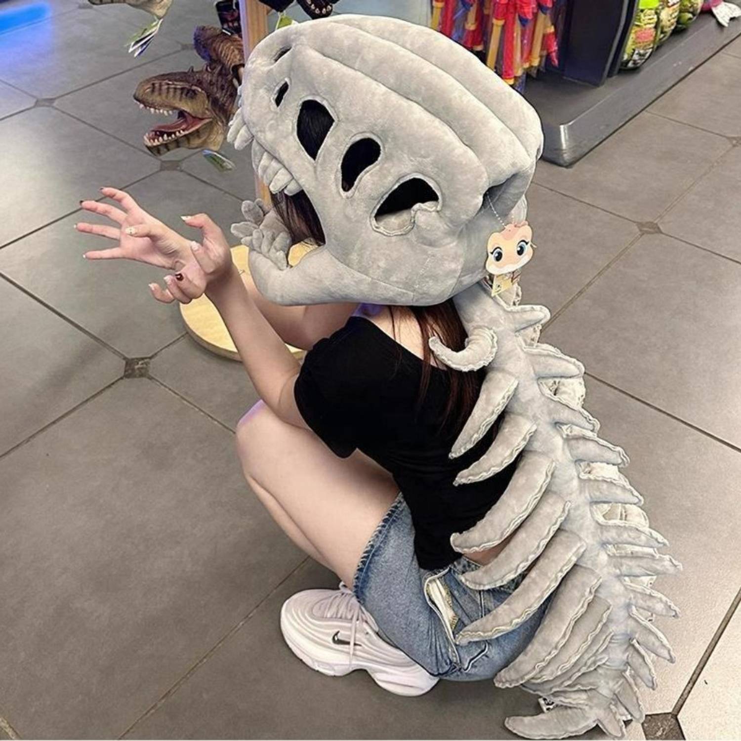 TechMax Spinosaurus Plush Dino Outfit - 75 cm - Image 4