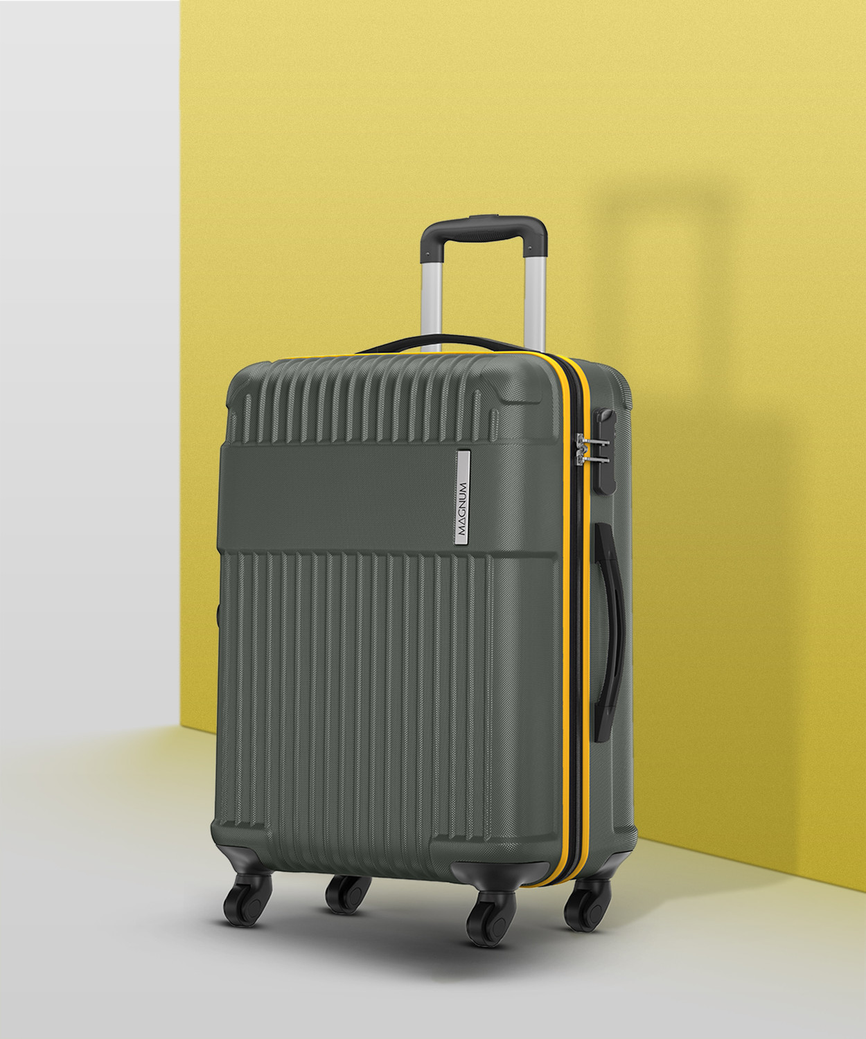 Image of Safari Magnum Saber 77 Check-in Suitcase 4 Wheels - 30 inch