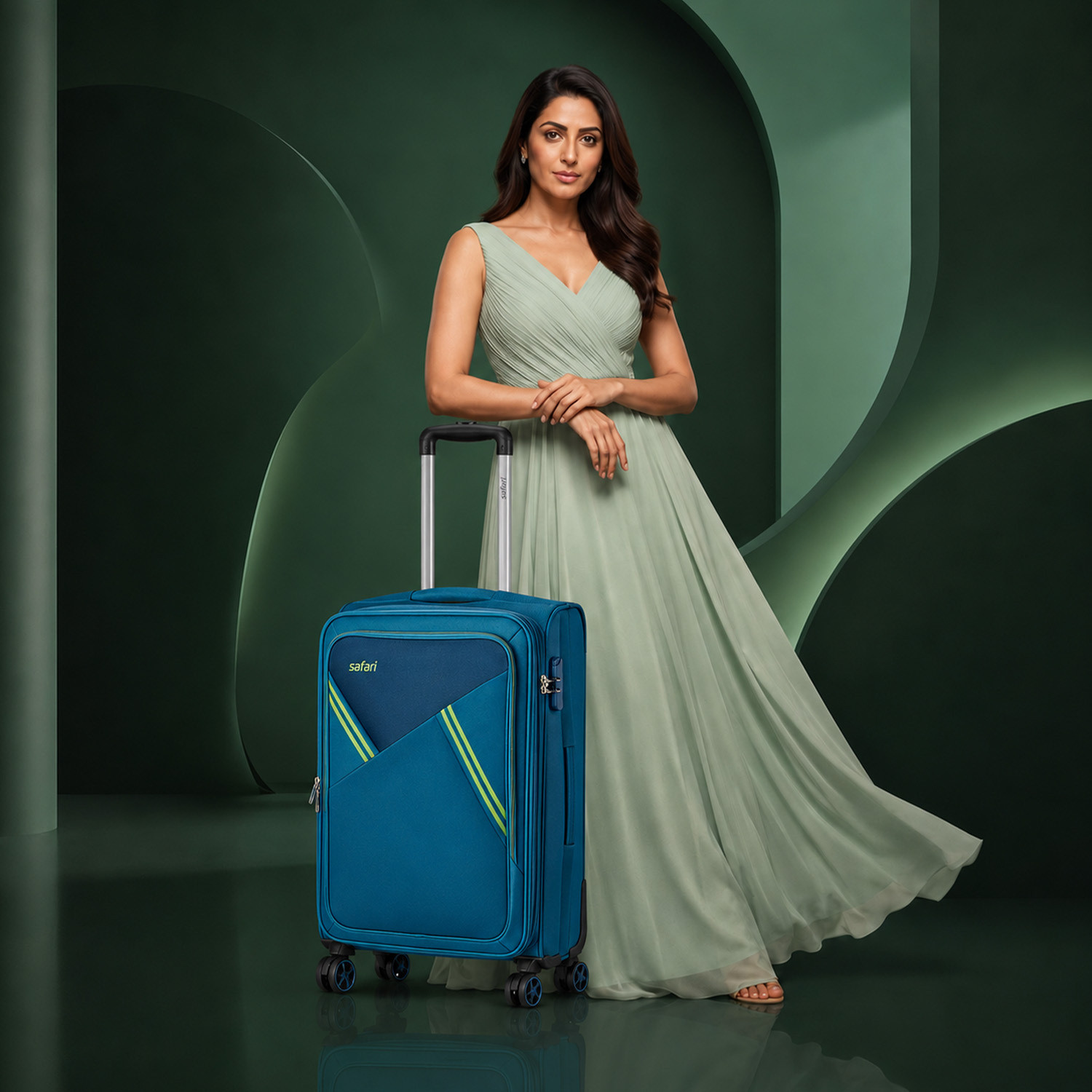 Image of SAFARI Swift Neo Expandable Check-in Suitcase 8 Wheels - 27 inch