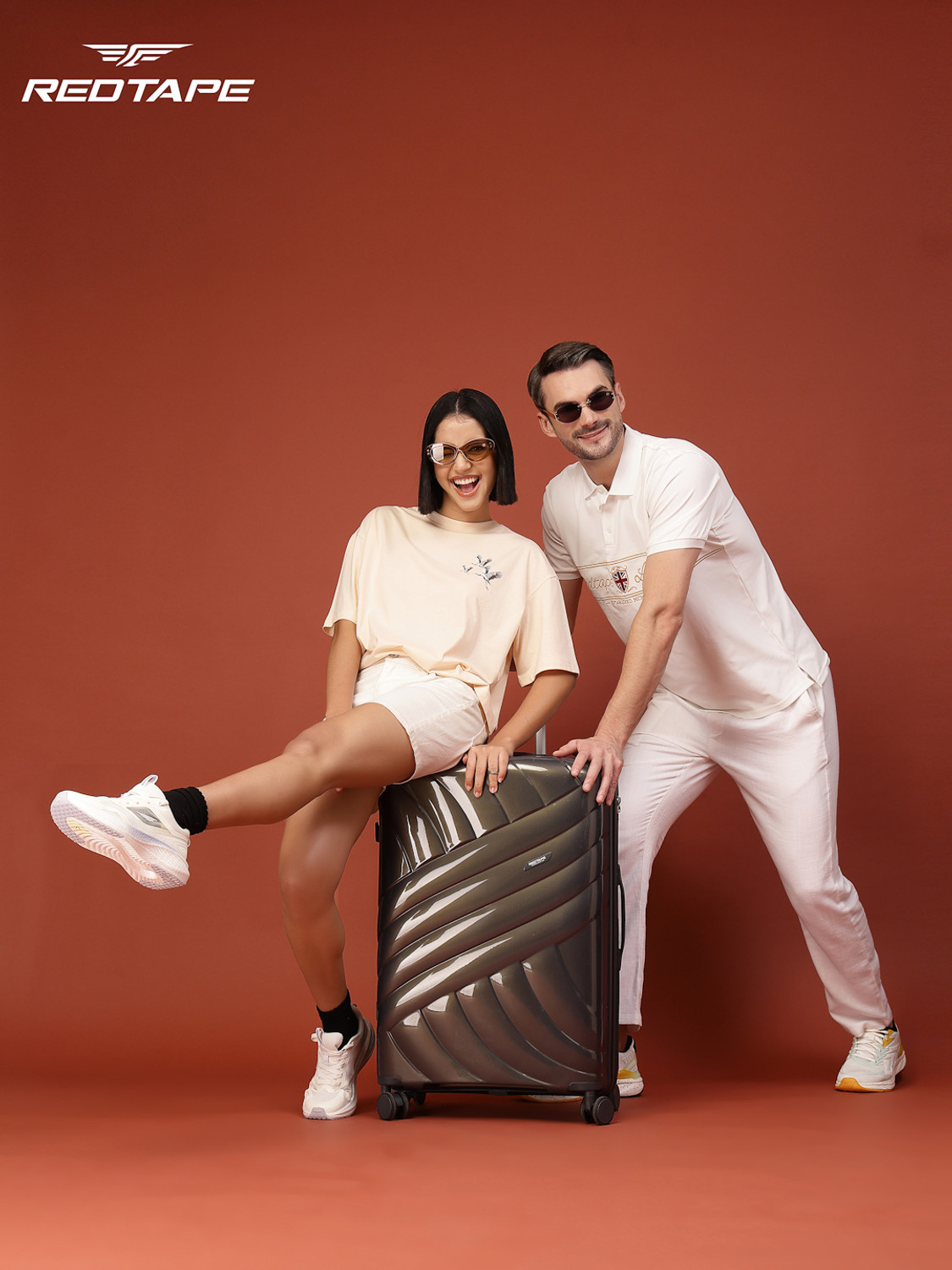 Image of Red Tape Unisex 100L Polycarbonate Hard Large Check-in Trolley Bag (74 cm) Check-in Suitcase 8 Wheels - 28 inch
