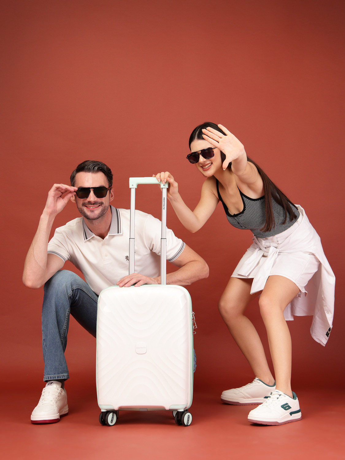Image of Red Tape Small Cabin Suitcase (54 cm) 8 Wheels - Unisex 40L White Green Polycarbonate Hard Small Cabin-in Trolley Bag (54 cm) - Green, White