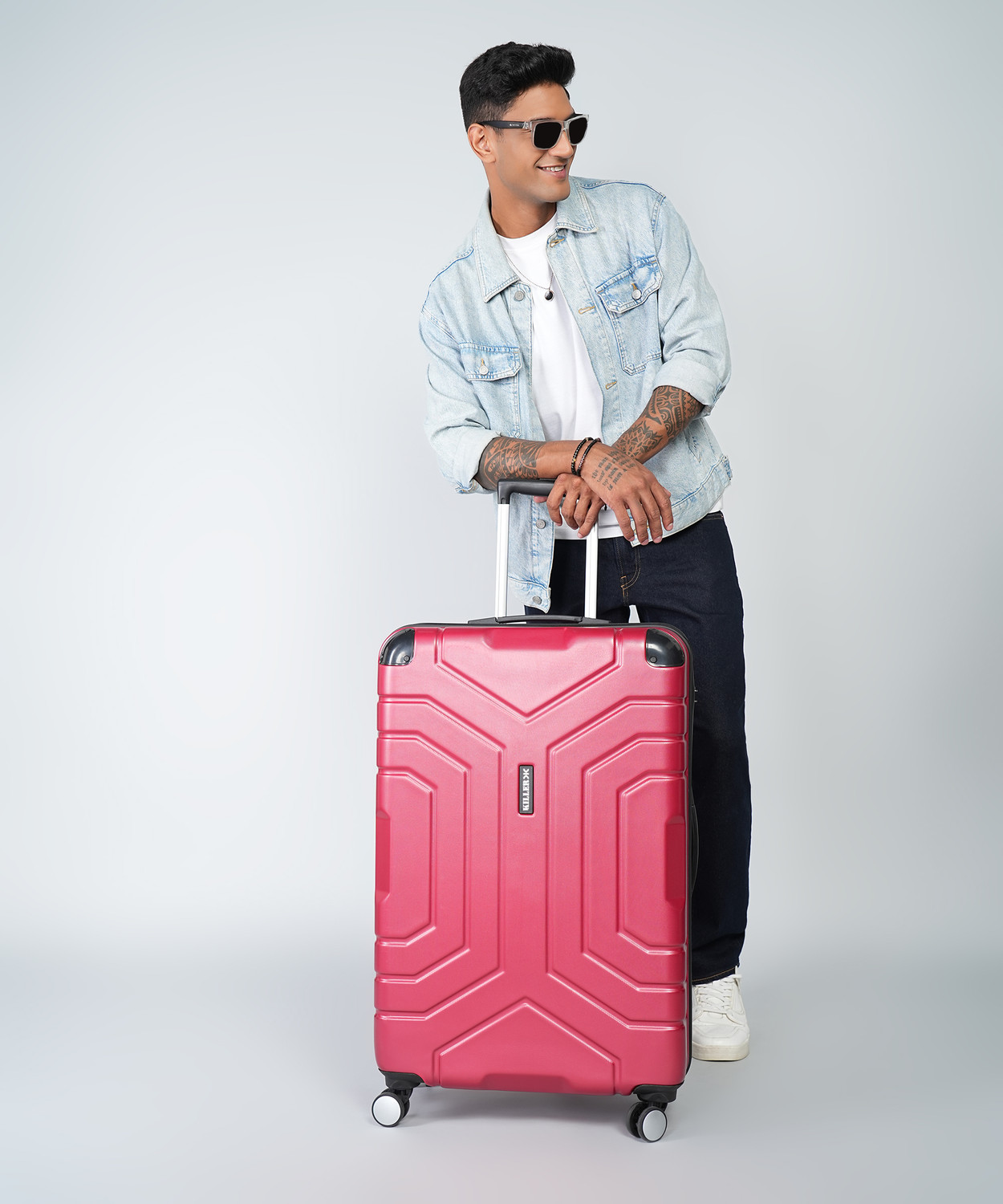 Image of KILLER Spider Check-in Suitcase 8 Wheels - 30 inch