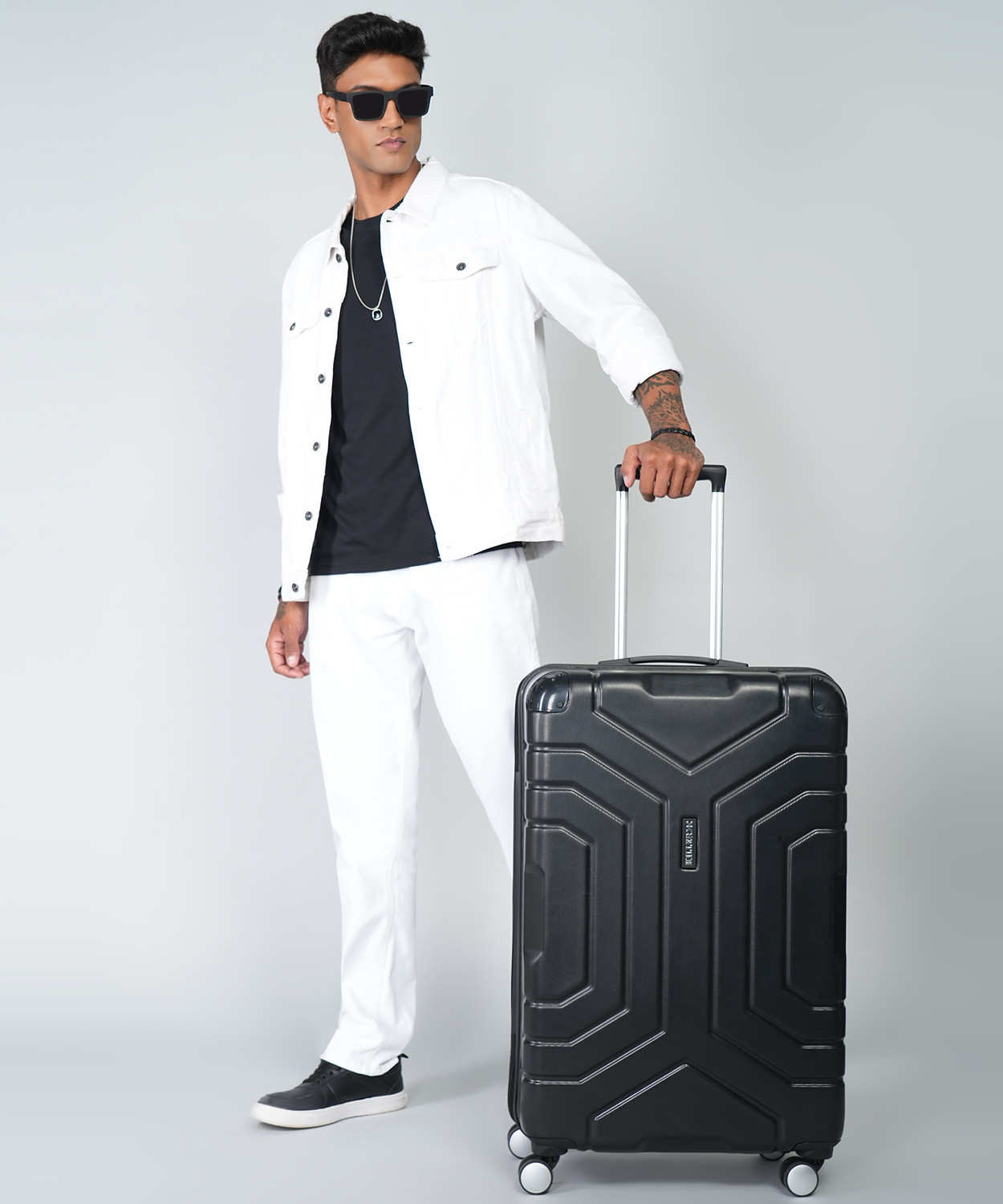 Image of KILLER Spider Check-in Suitcase 8 Wheels - 30 inch