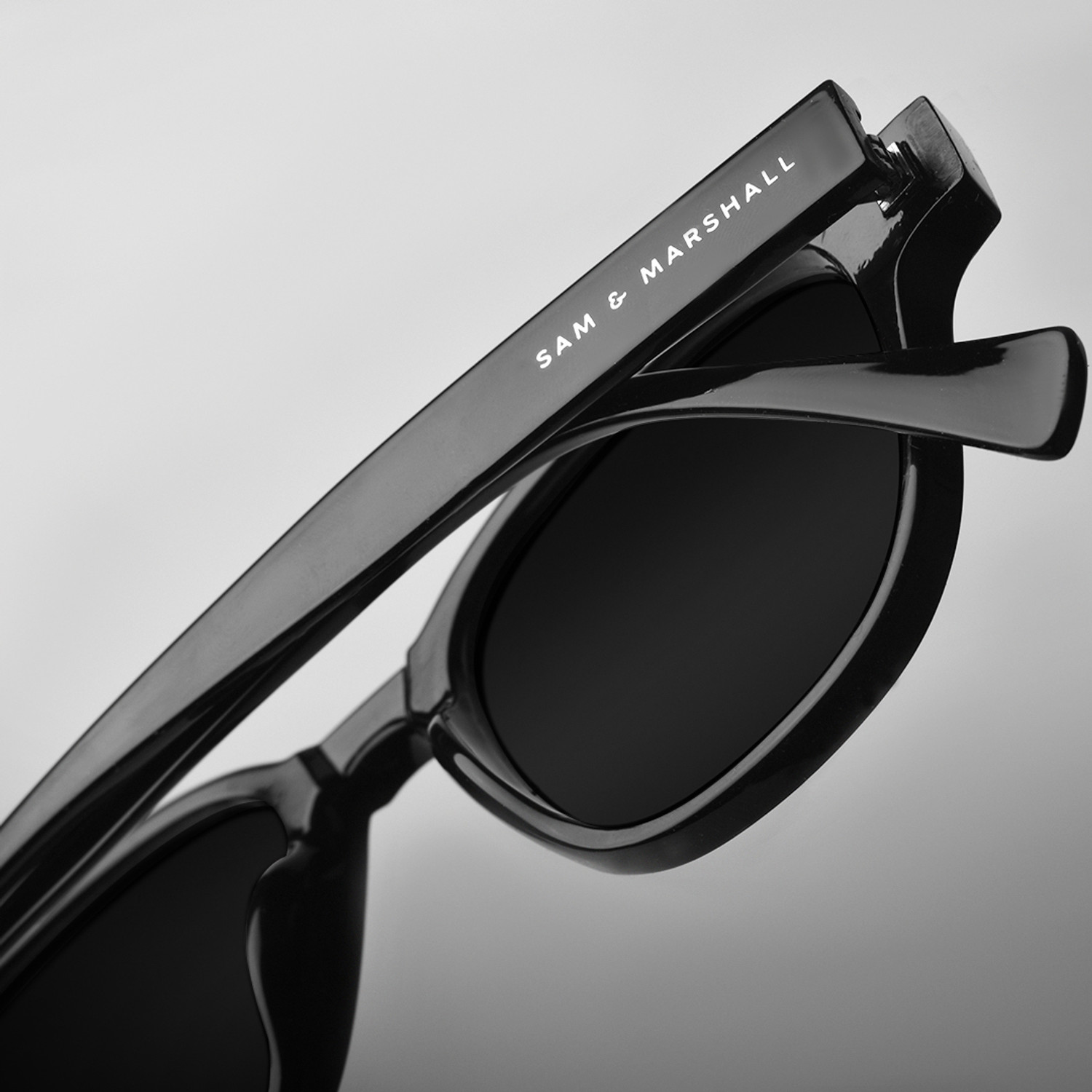Image of SAM AND MARSHALL Round Sunglasses