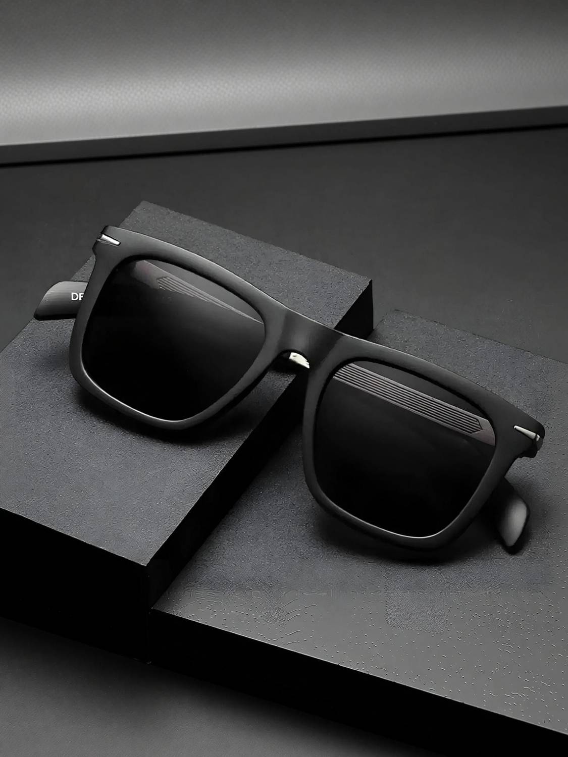 BLACK BURG Retro Square Sunglasses Black - Image 2