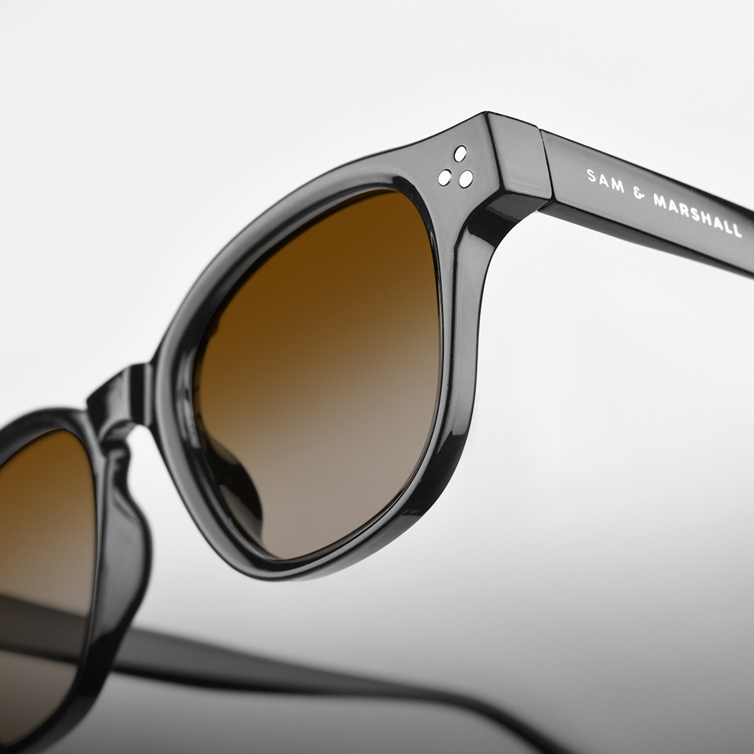 Image of SAM AND MARSHALL Round Sunglasses