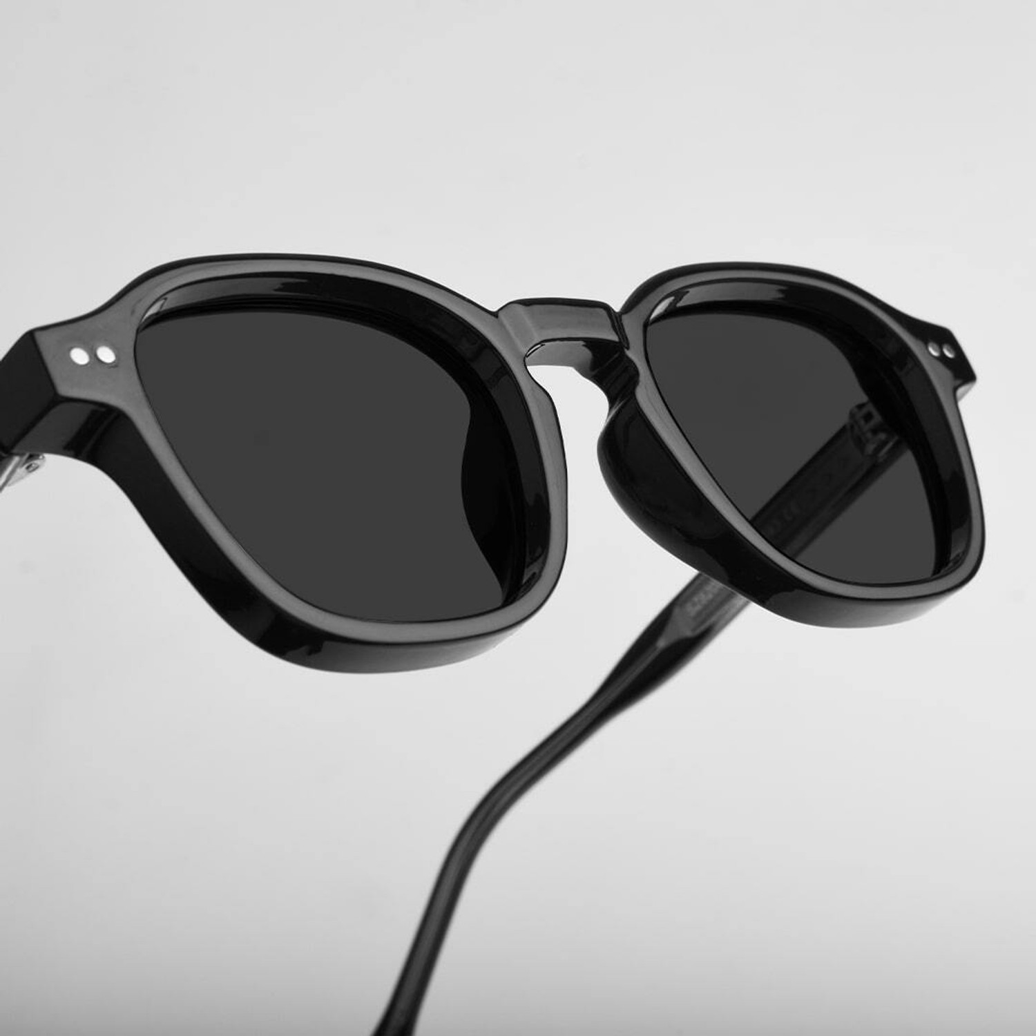 Image of SAM AND MARSHALL Retro Square Sunglasses