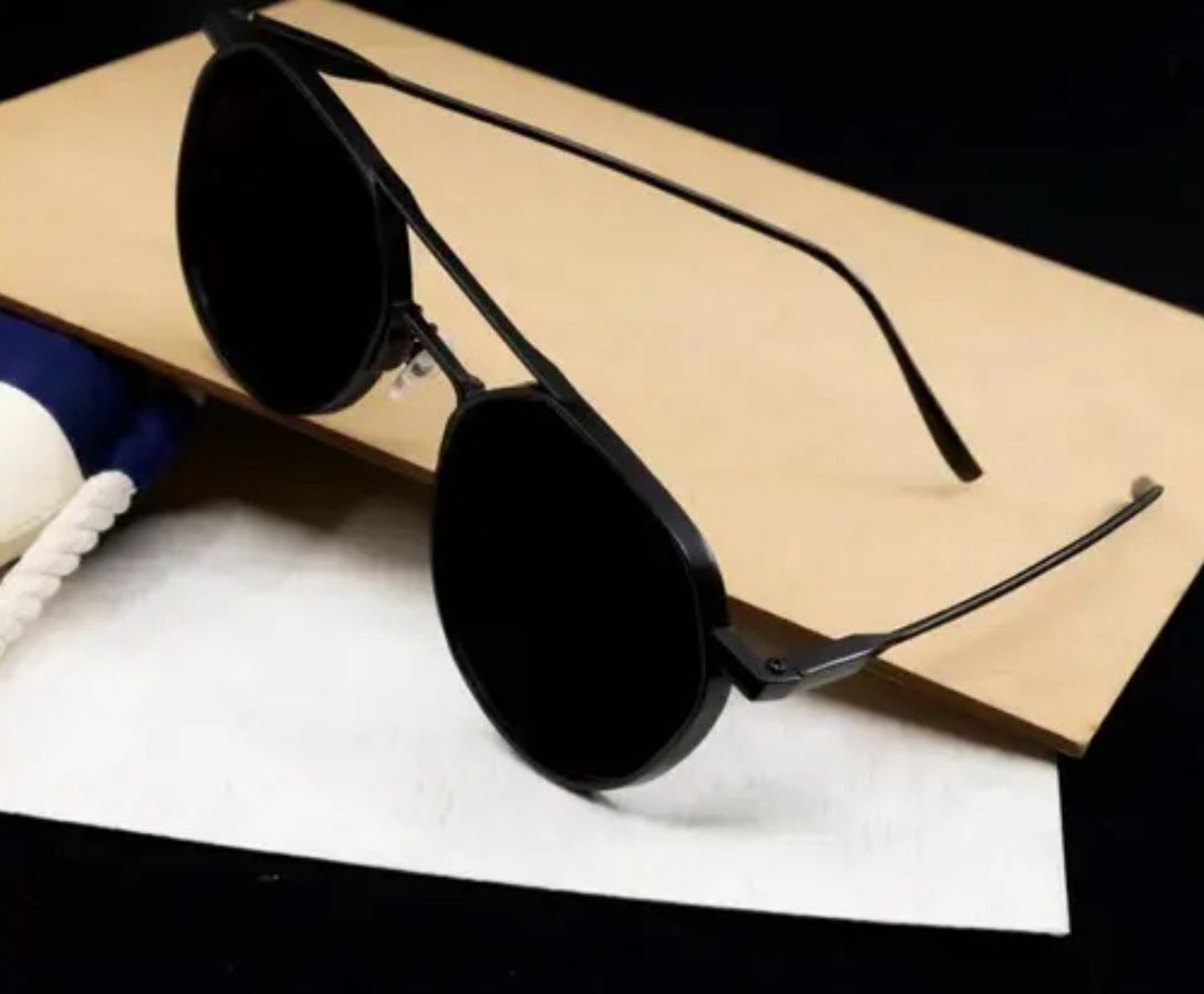 Image of SUNGLASSES WORLD Round Sunglasses