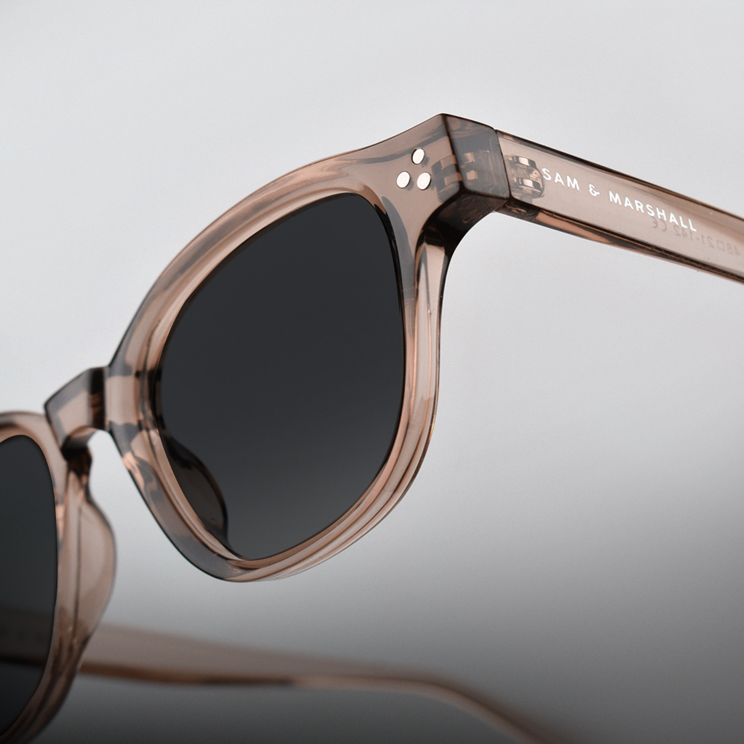 Image of SAM AND MARSHALL Round Sunglasses
