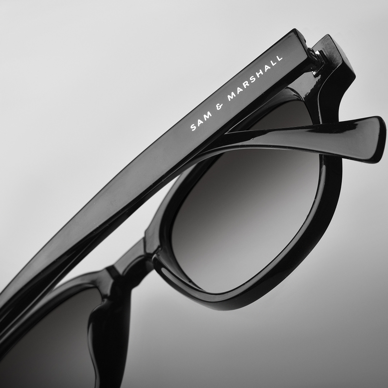 Image of SAM AND MARSHALL Round Sunglasses