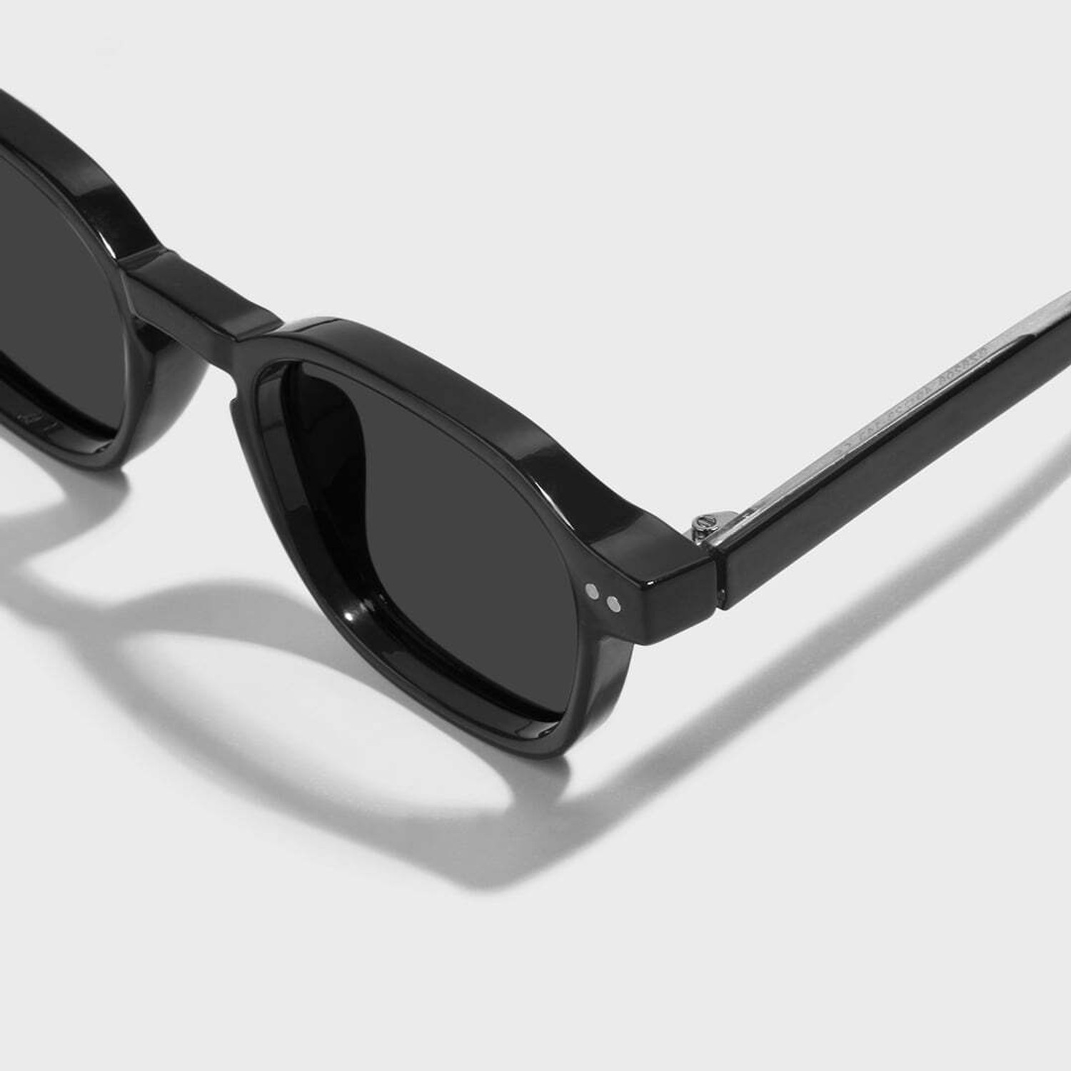 Image of SAM AND MARSHALL Retro Square Sunglasses
