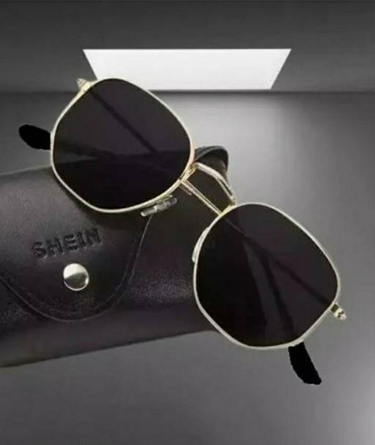 SpadeAces Round Sunglasses - Image 1