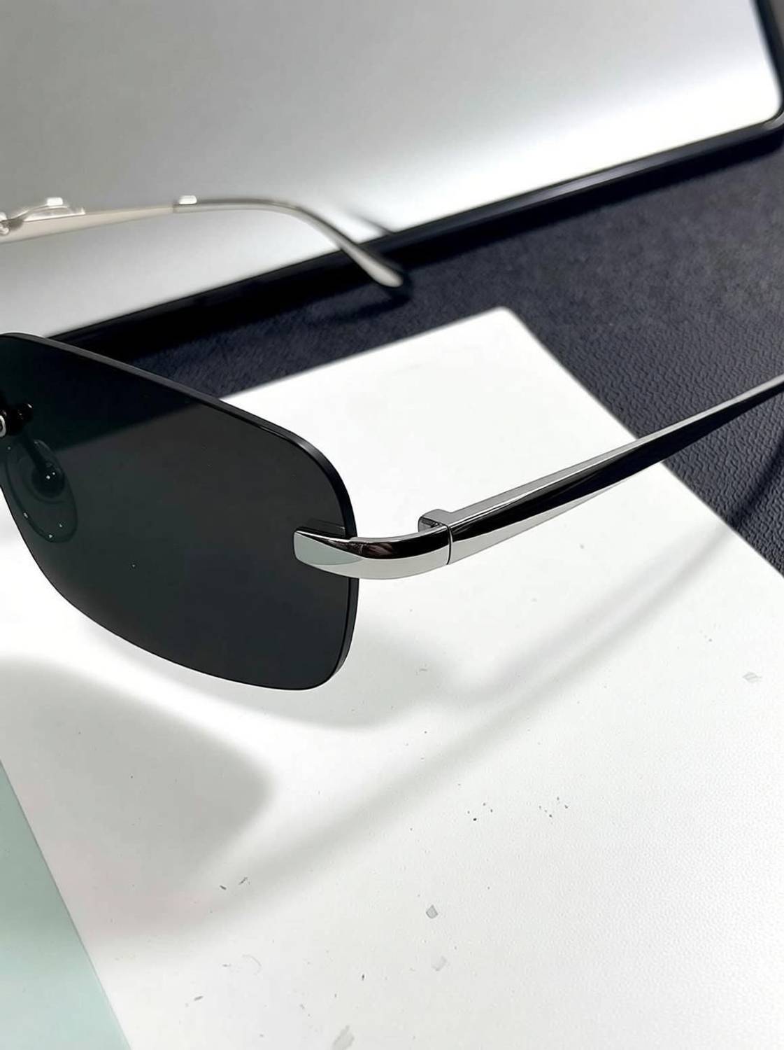 V Unique Rectangular Sunglasses - Image 4