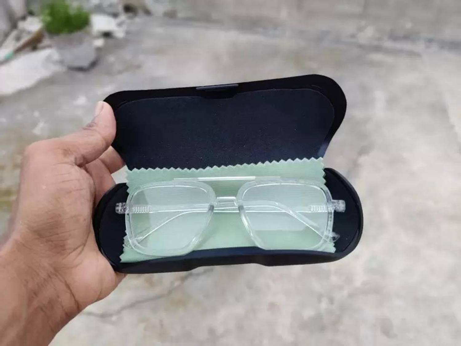 artrue Rectangular Sunglasses
