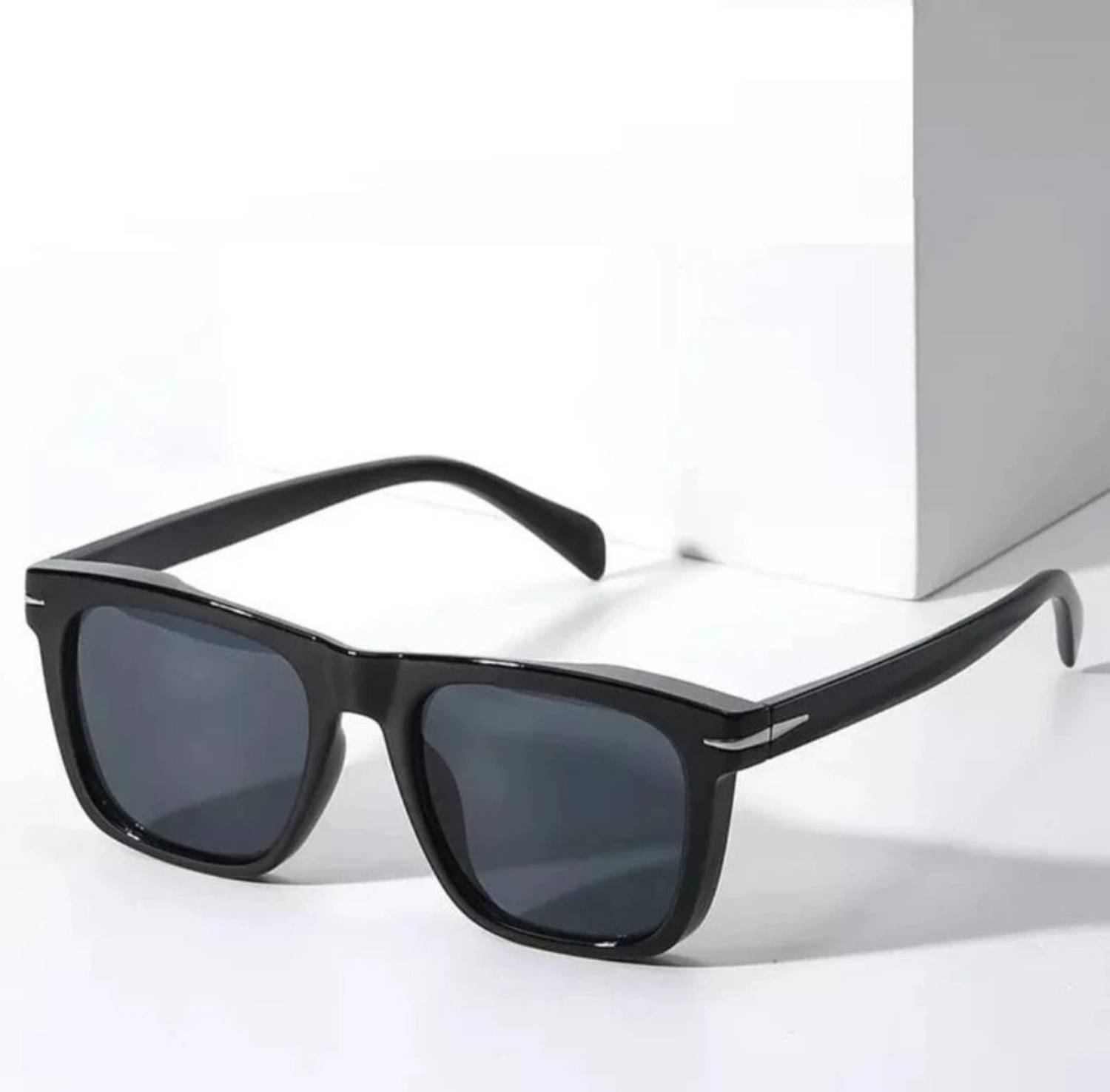 VINTSAG Wayfarer Sunglasses - Image 1