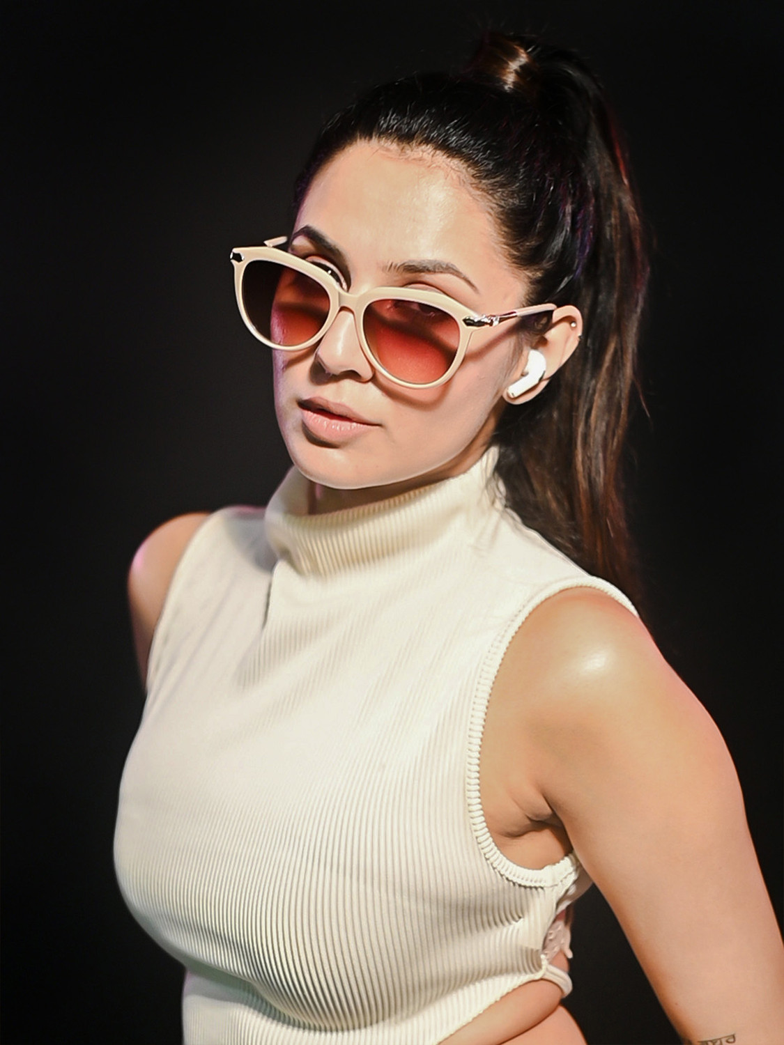 Image of VOYAGE Oval Sunglasses