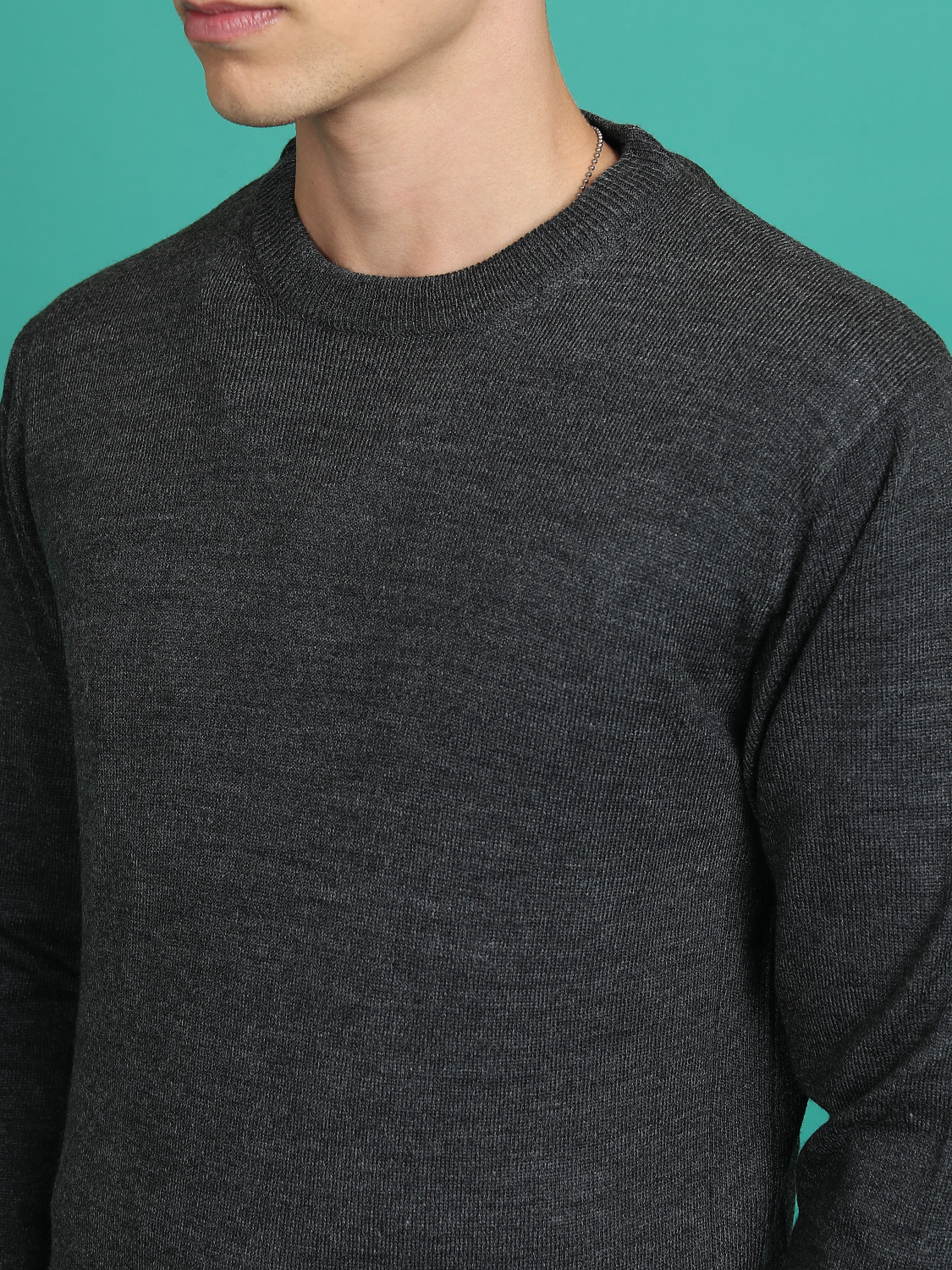 Image of HIGHLANDER Solid Round Neck Casual Men Grey Sweater