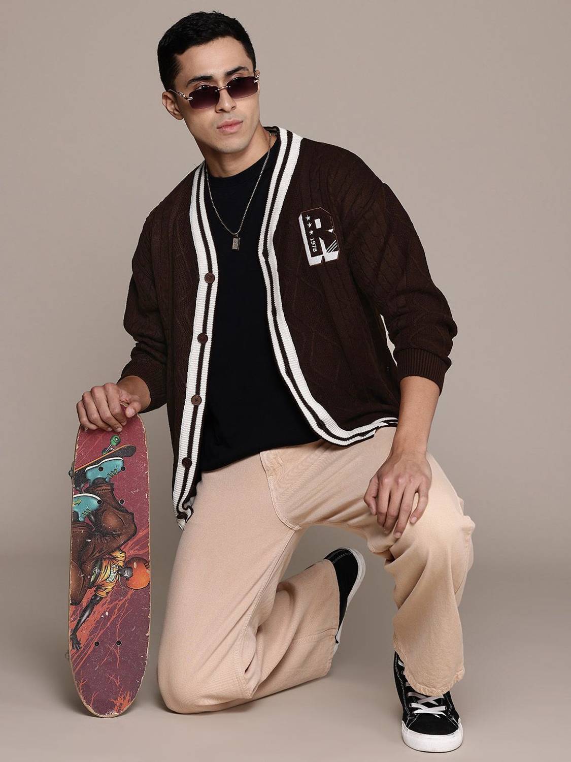 Roadster Men Brown V Neck Casual Sweater - Image 4