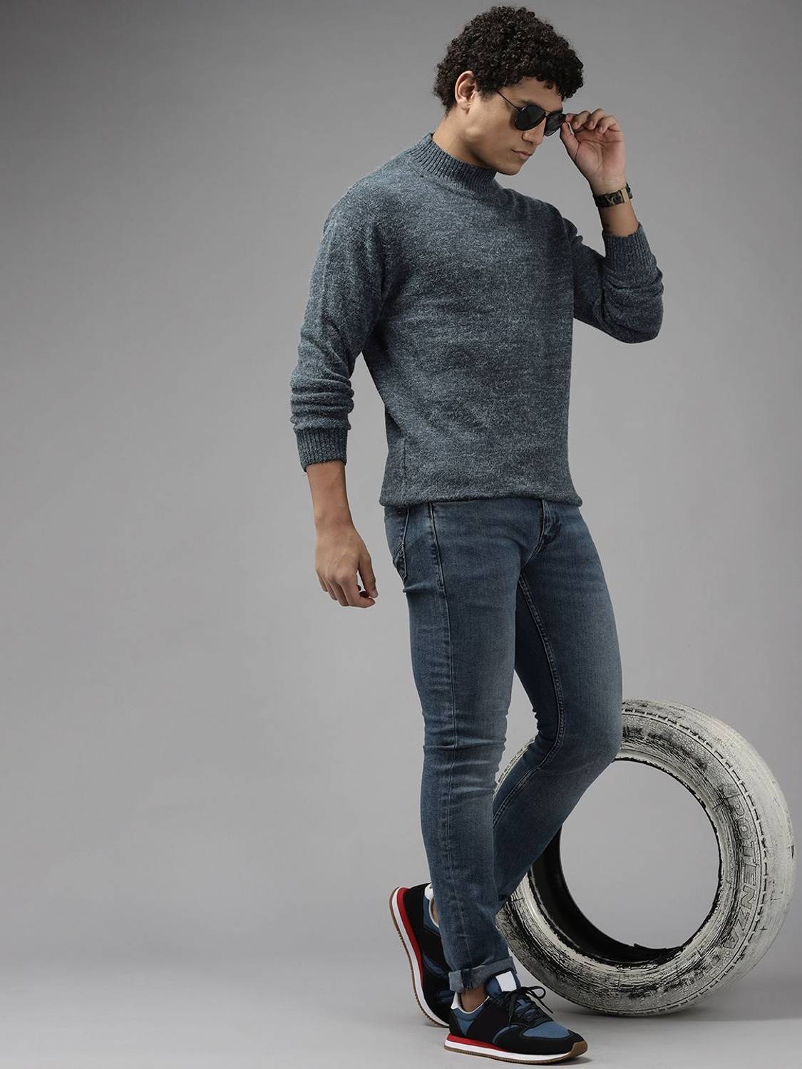 Roadster Solid Turtle Neck Casual Men Grey Sweater