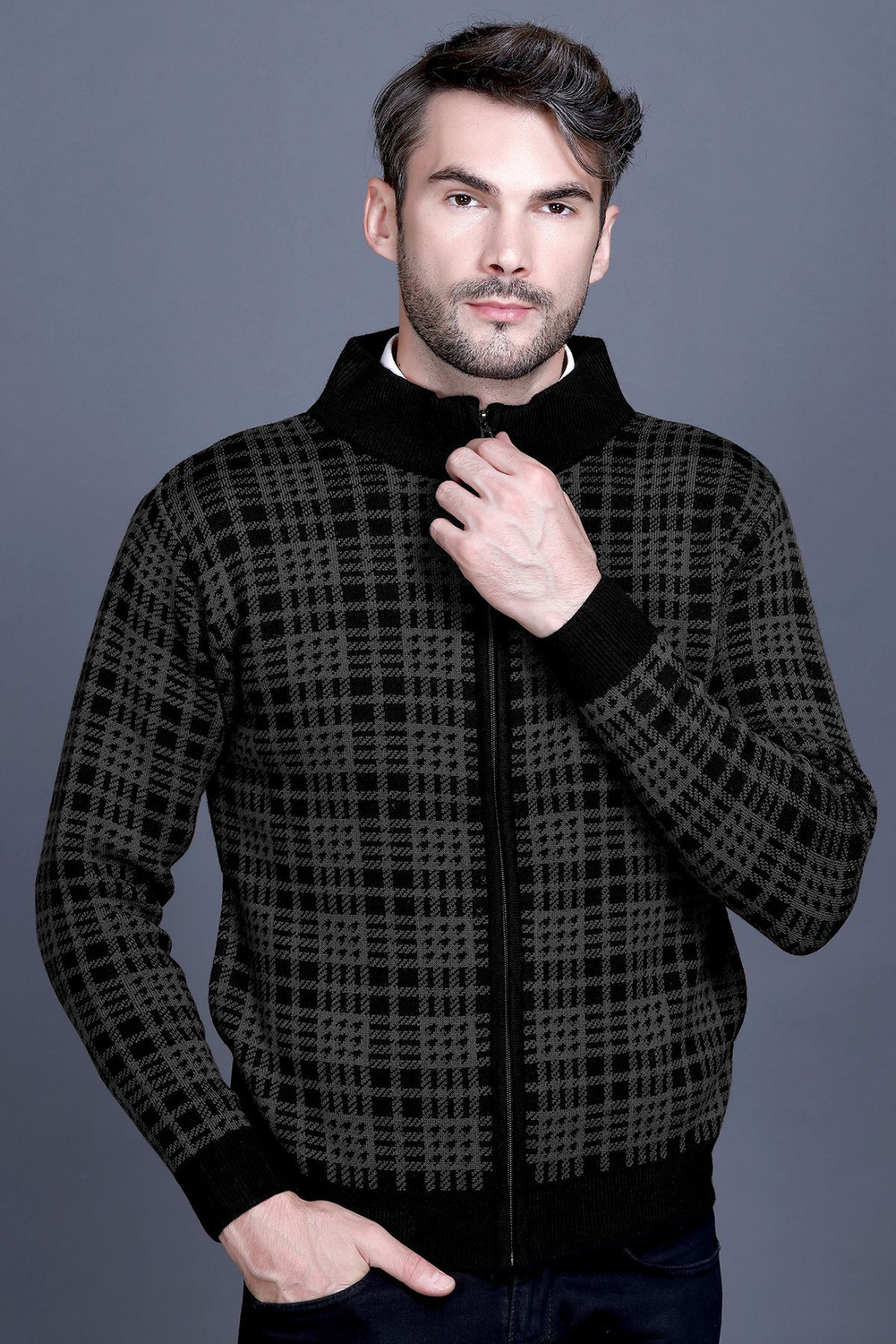Image of GODFREY Checkered Round Neck Casual Men Black Sweater