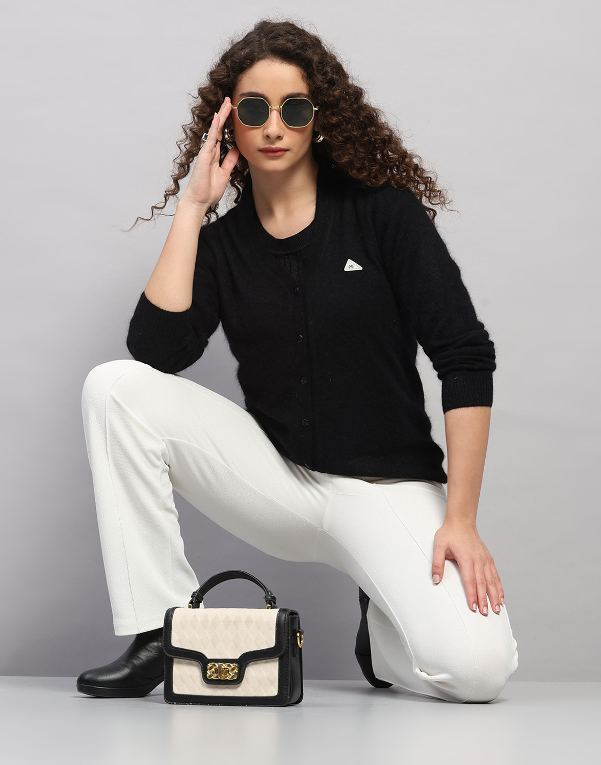 Image of MONTE CARLO Solid V Neck Casual Women Black Sweater
