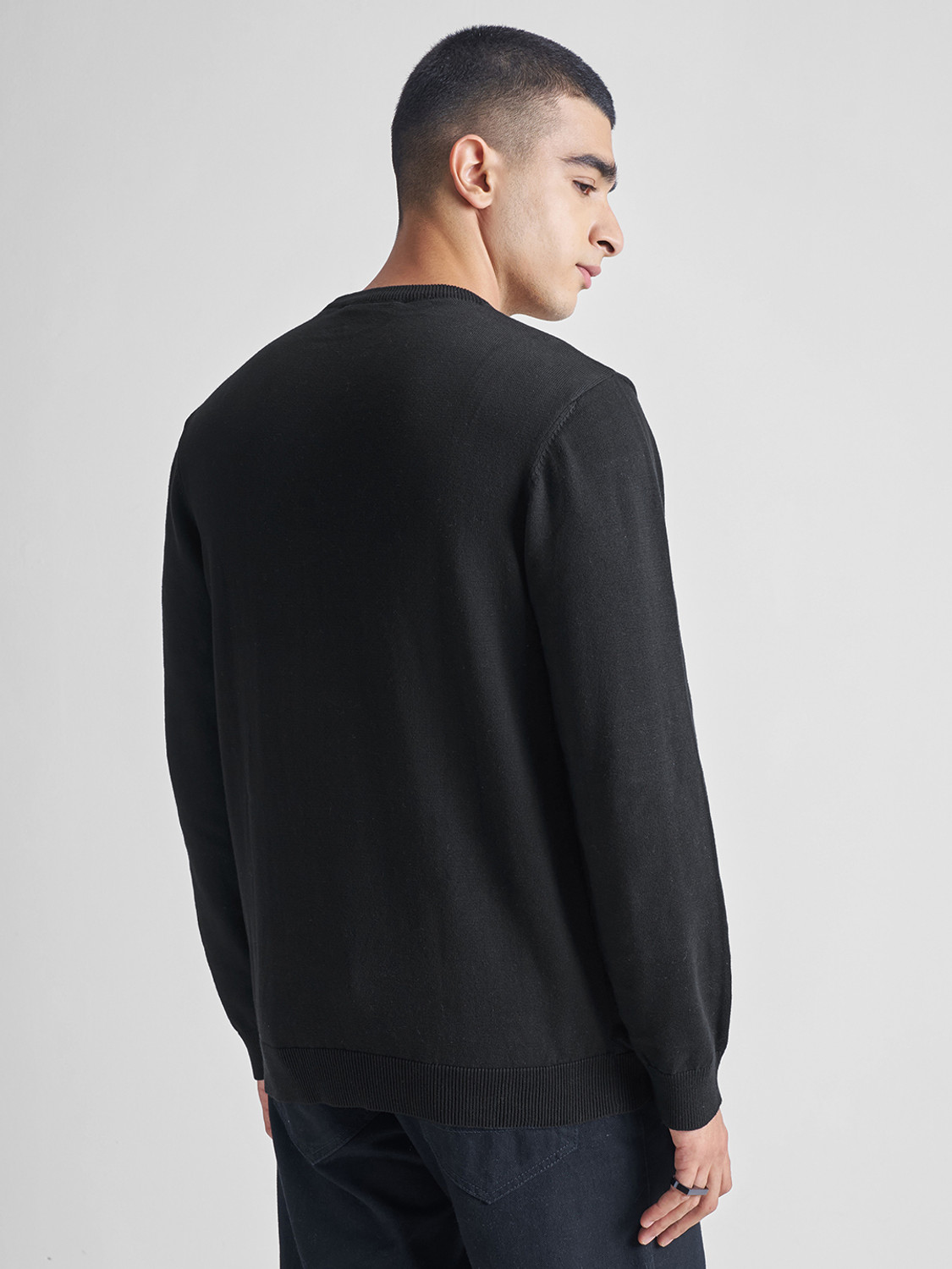 Image of HIGHLANDER Solid Round Neck Casual Men Black Sweater