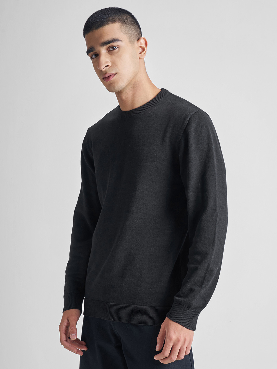 Image of HIGHLANDER Solid Round Neck Casual Men Black Sweater