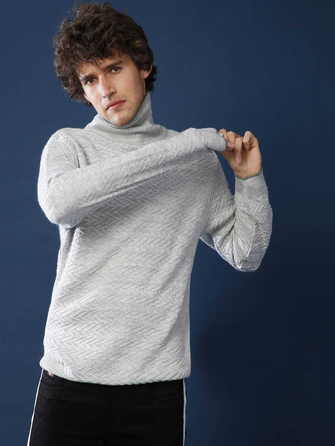 CAHOOT Men Chevron/Zig Zag High Neck Grey Sweater