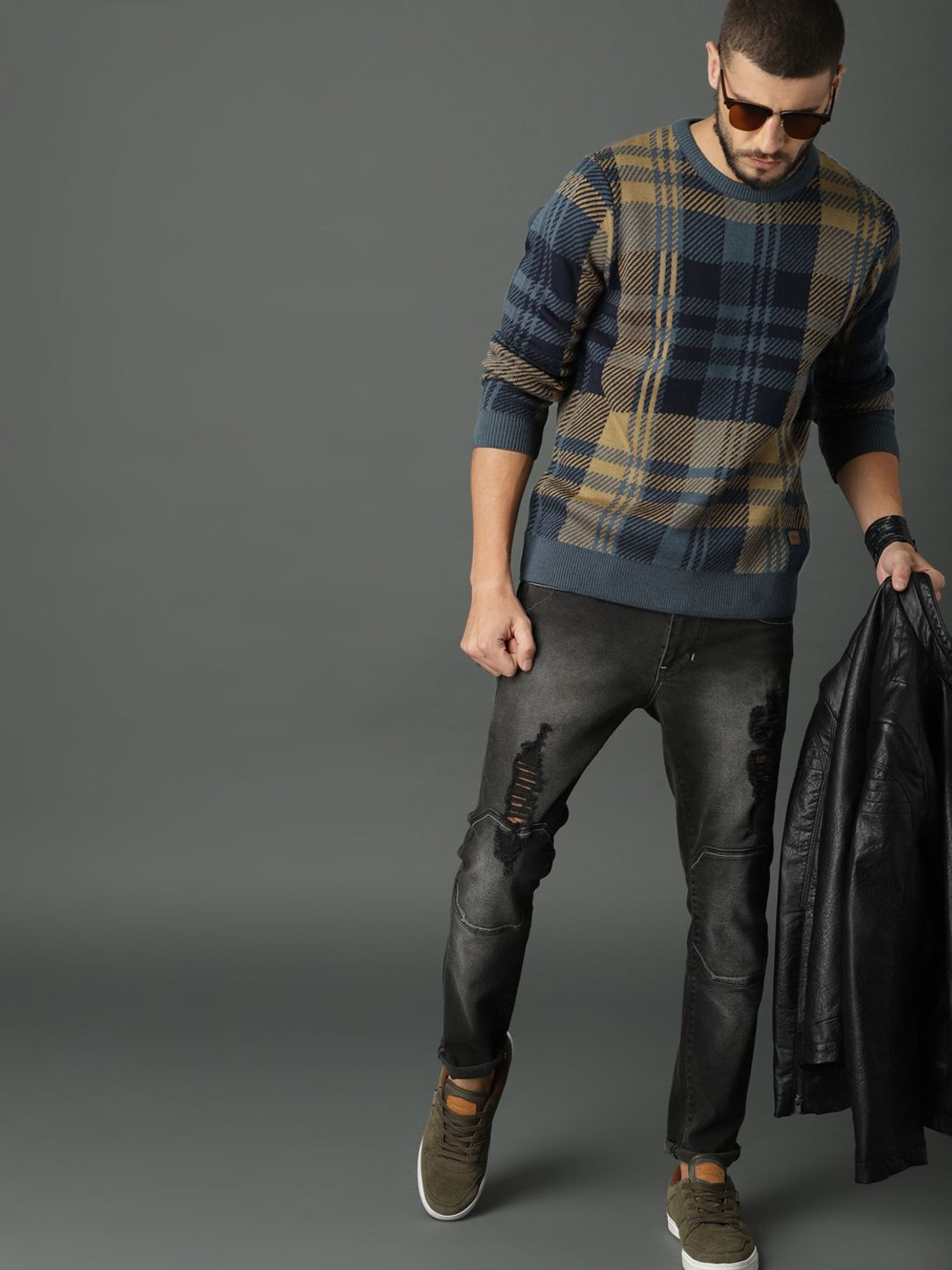 Image of Roadster Checkered Round Neck Casual Men Grey Sweater