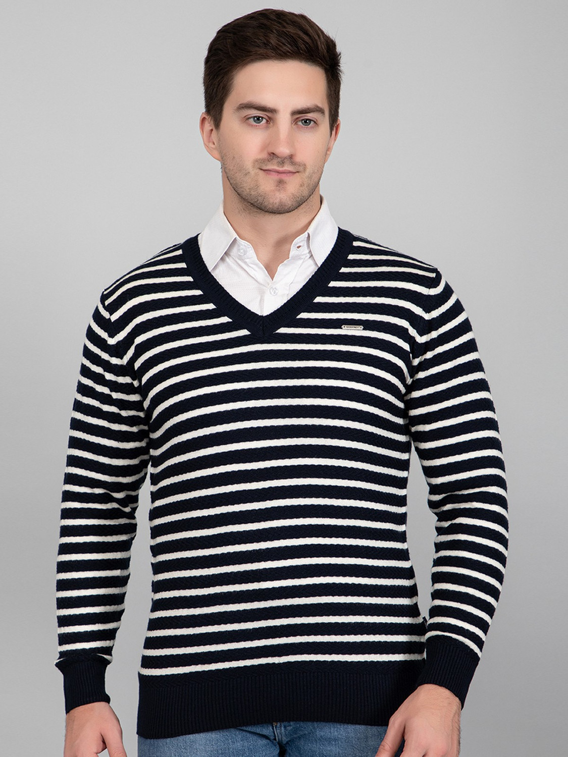 Image of GODFREY Colorblock V Neck Casual Men Dark Blue, White, Multicolor Sweater