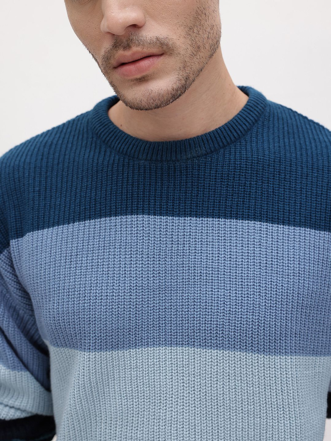 Image of Roadster Colorblock Round Neck Casual Men Blue Sweater