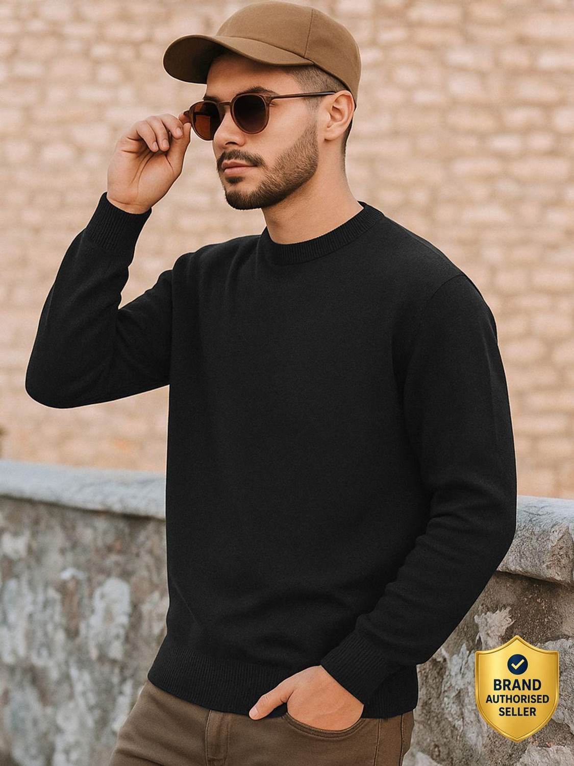 Image of BEWAKOOF Solid Round Neck Casual Men Black Sweater