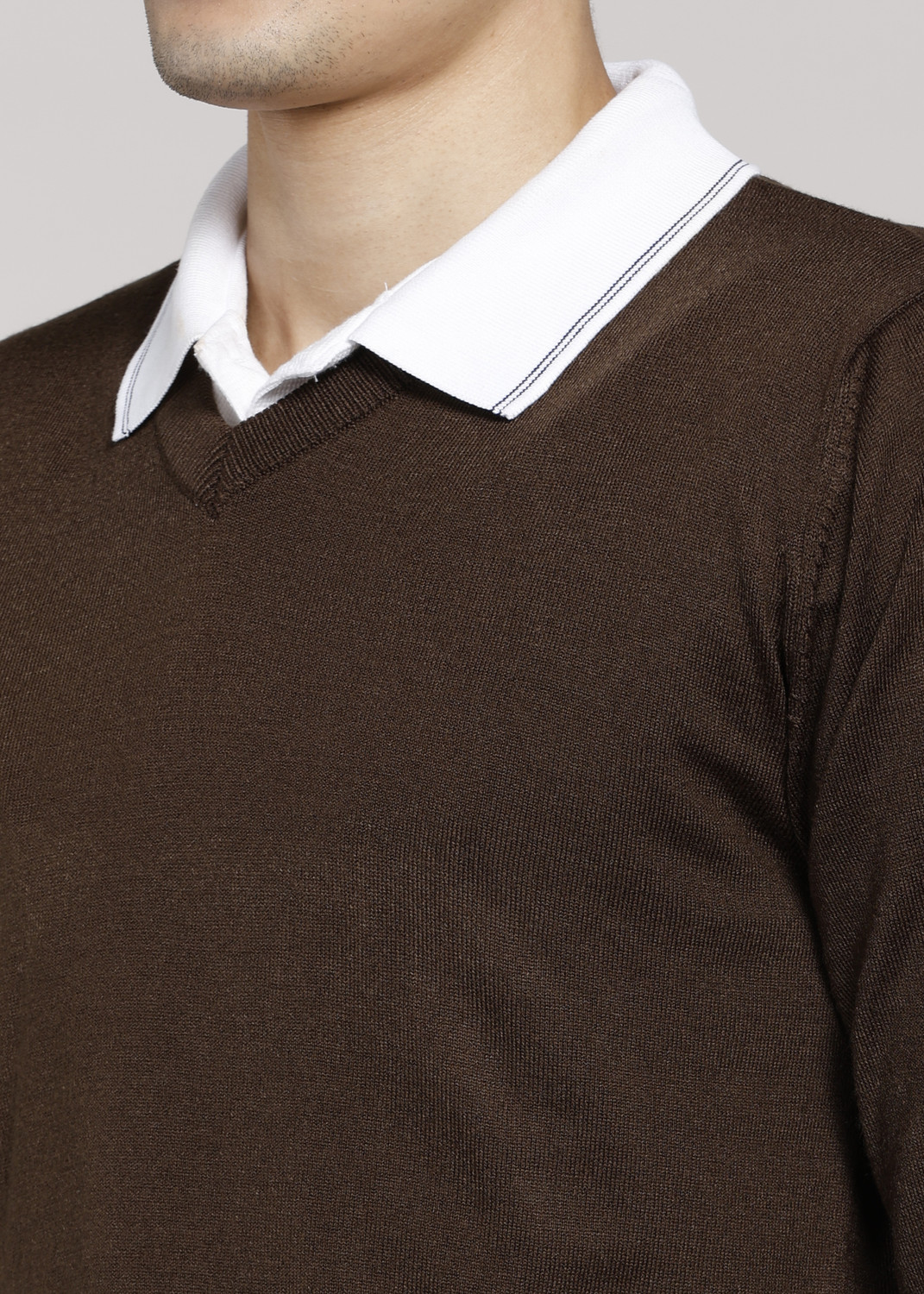 Image of PETER ENGLAND Men Solid Round Neck Dark Green Sweater