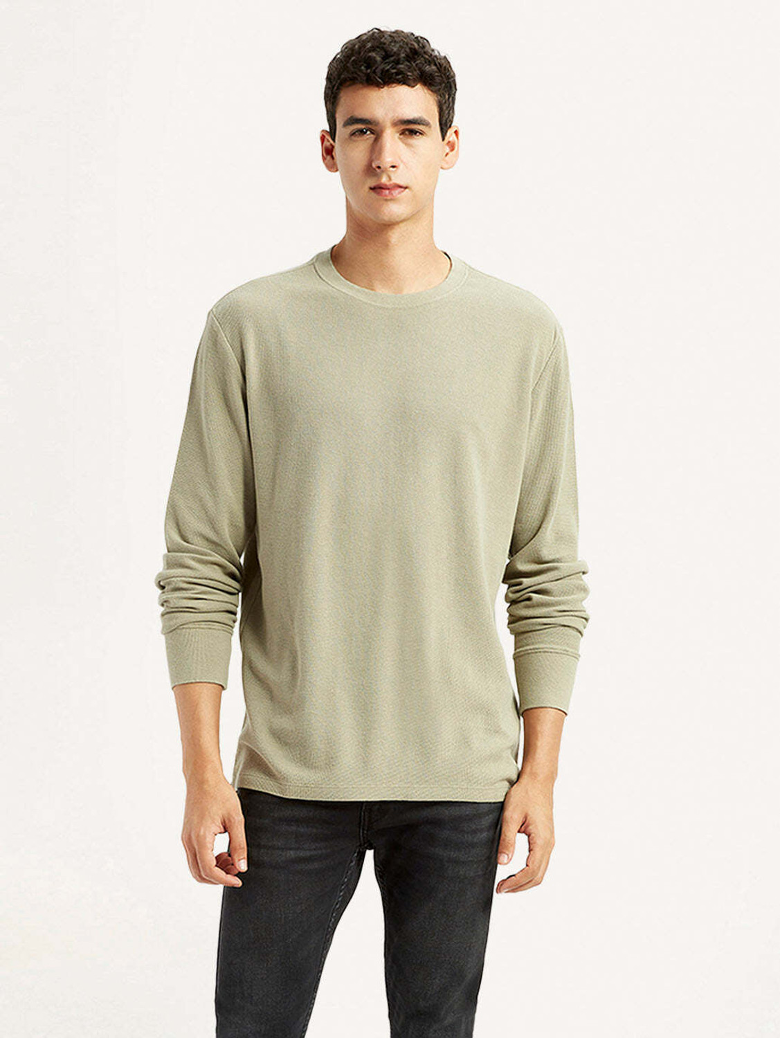 Image of LEVI'S Men Full Sleeve Solid Sweatshirt