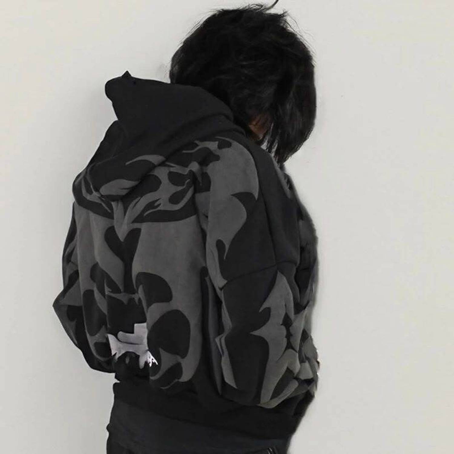 HoodieHavens Full Sleeve Graphic Print Sweatshirt - Image 1
