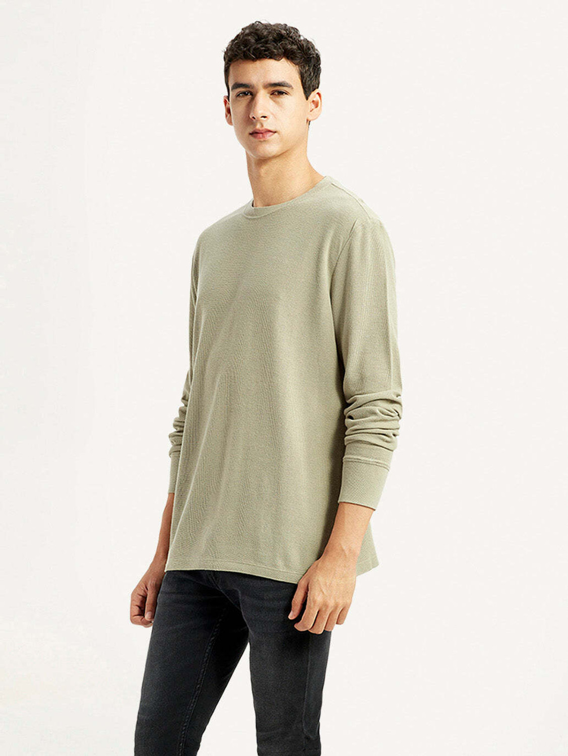 Image of LEVI'S Men Full Sleeve Solid Sweatshirt