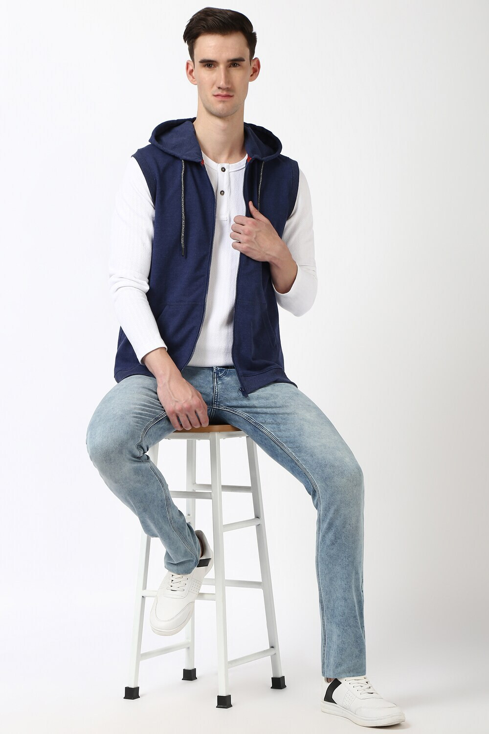 Image of PETER ENGLAND Sleeveless Solid Men Sweatshirt