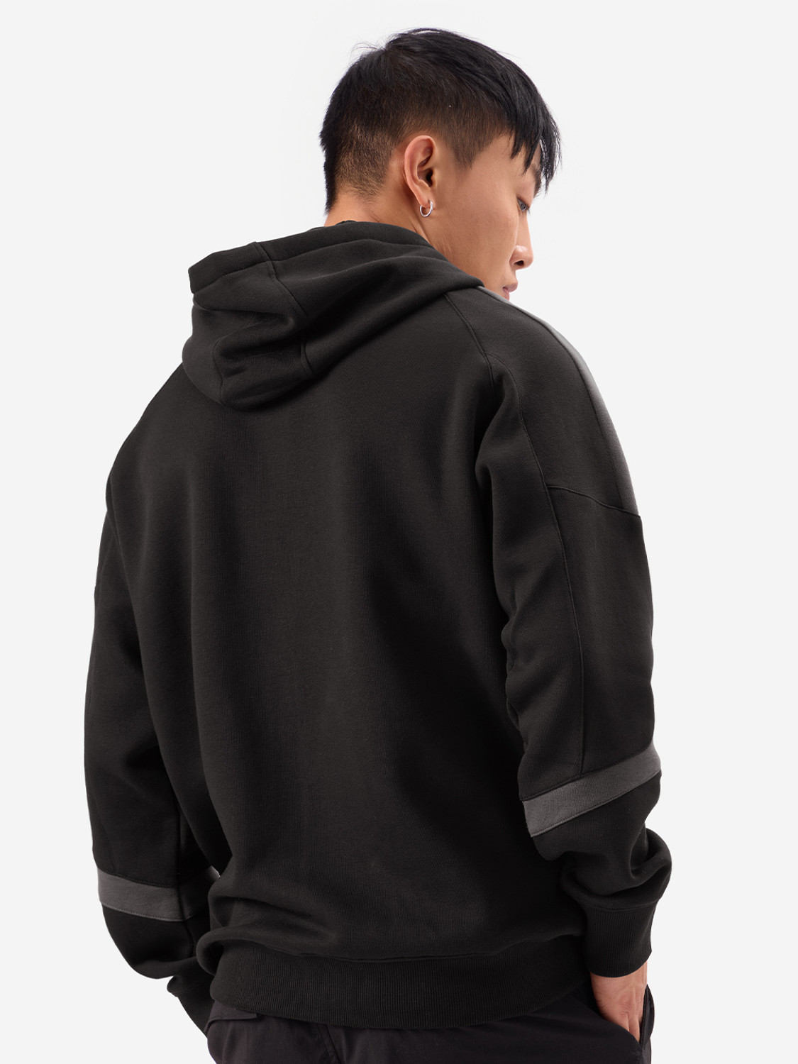 Image of The Souled Store Full Sleeve Color Block Men Sweatshirt