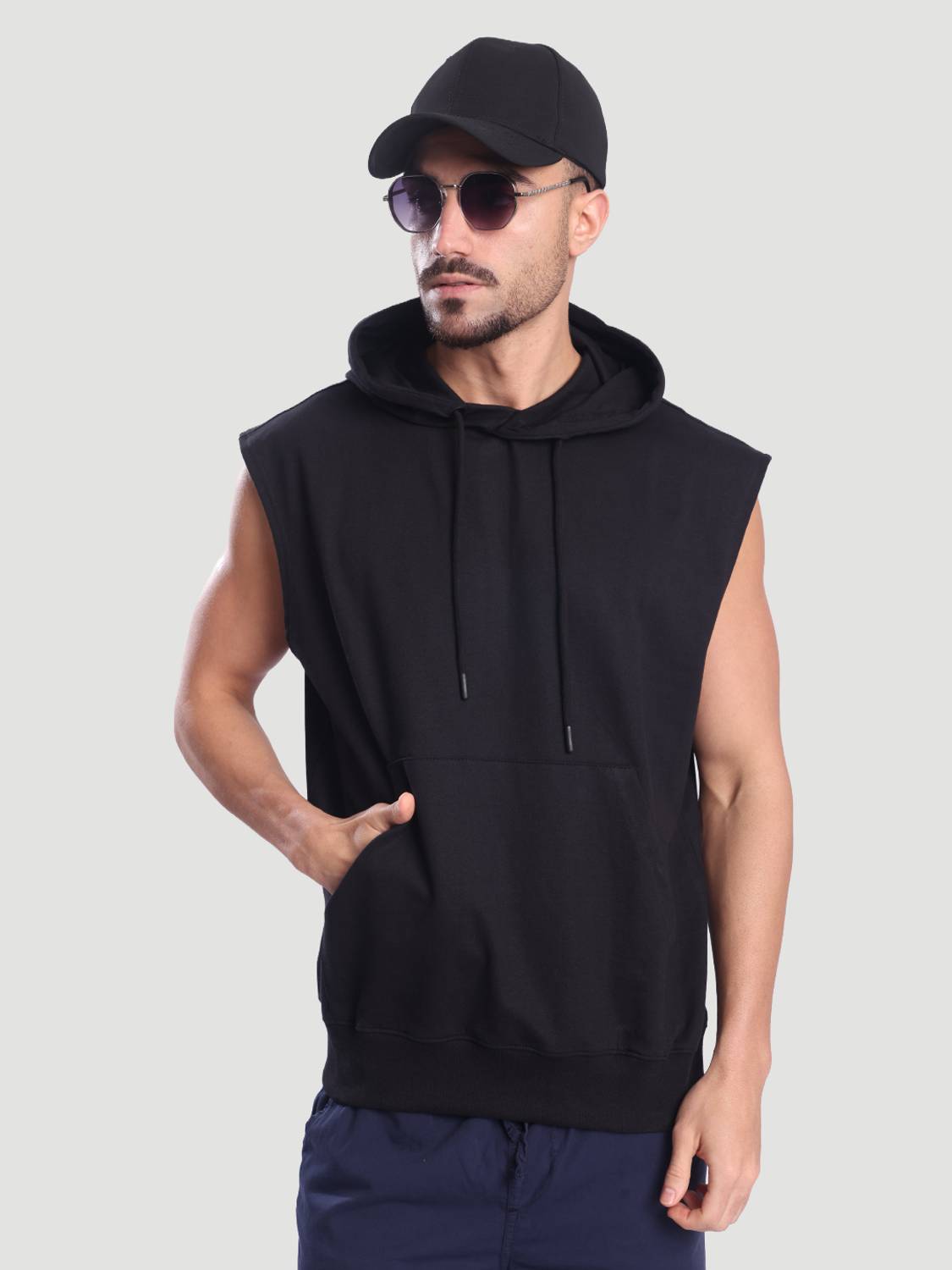 Bene Kleed Sleeveless Solid Men Sweatshirt