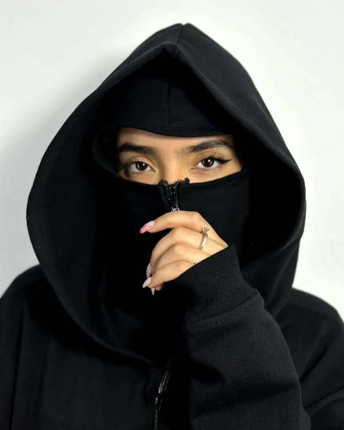 Loomgod Full Sleeve Solid Sweatshirt - Image 5