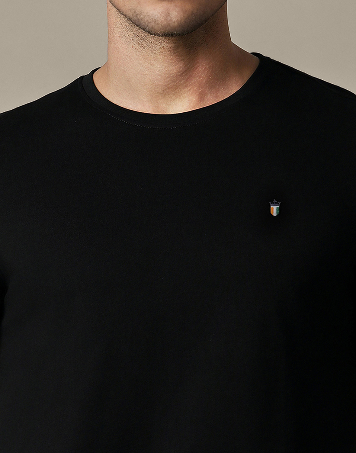 Image of LOUIS PHILIPPE Solid Men Crew Neck Black T-Shirt