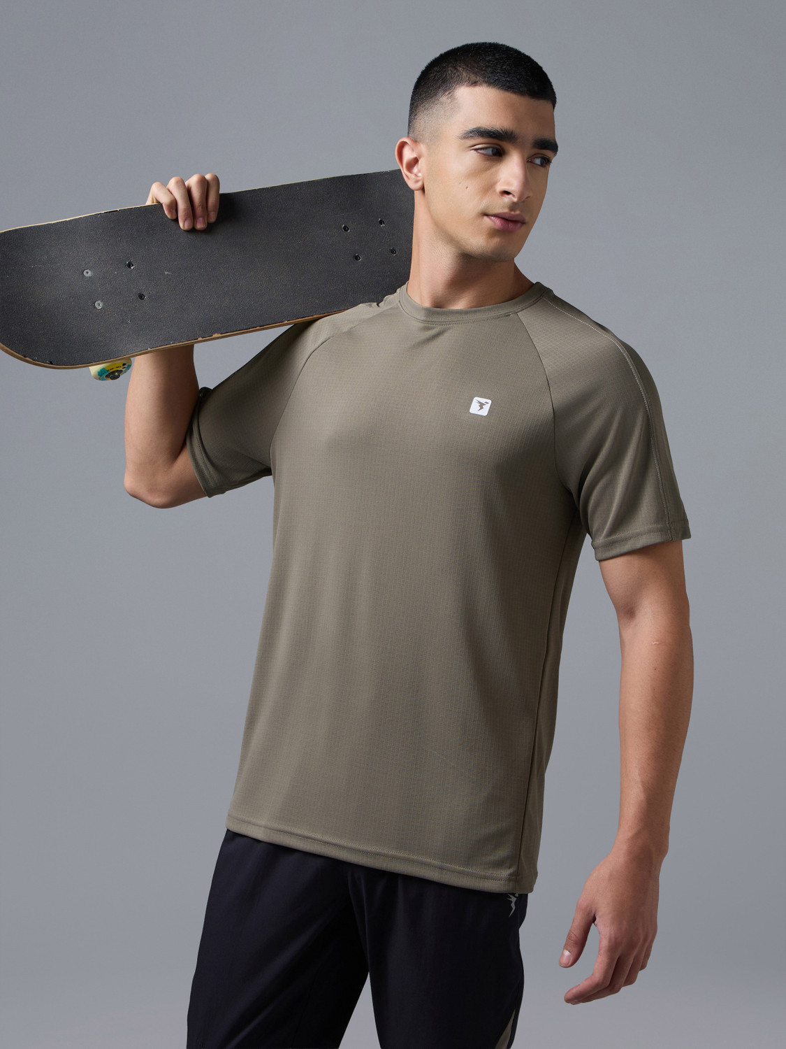 Image of TECHNOSPORT Solid Men Round Neck Green T-Shirt