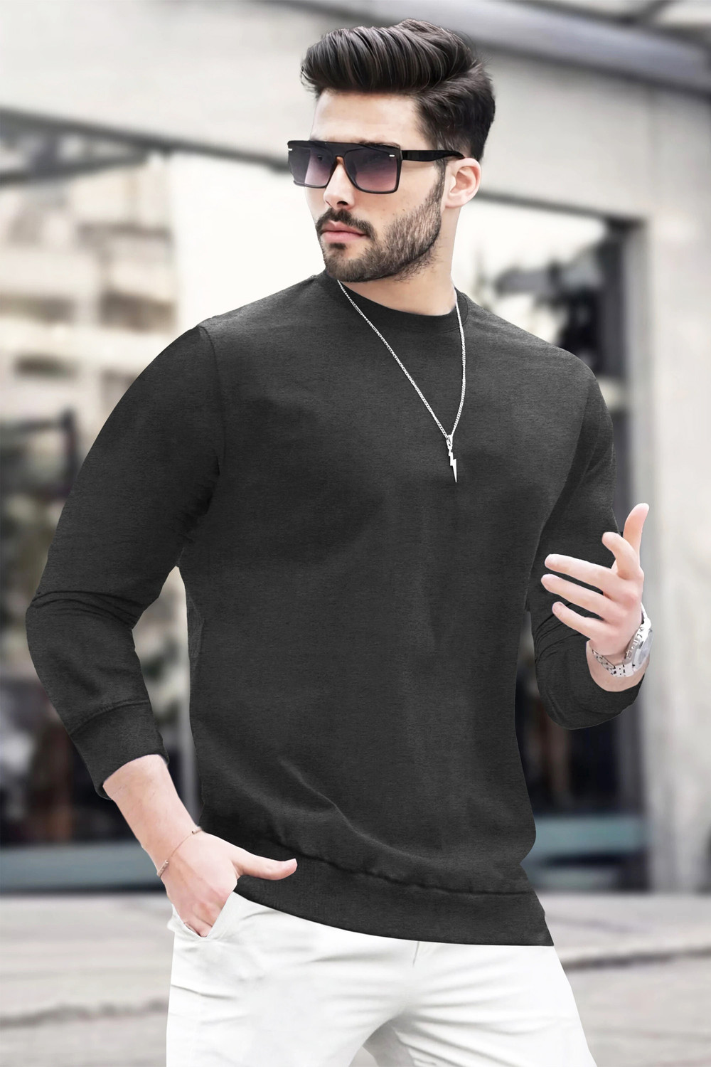 Image of BLIVE Solid Men Round Neck Black T-Shirt