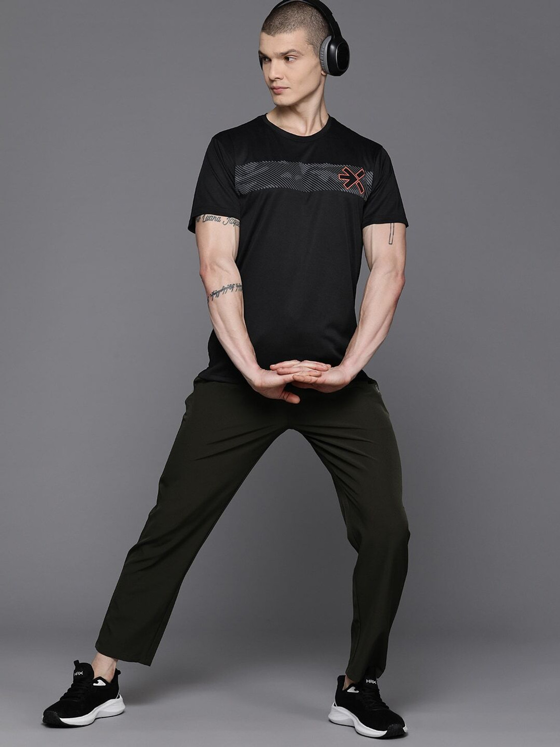 Image of HRX by Hrithik Roshan Printed Men Round Neck Black T-Shirt
