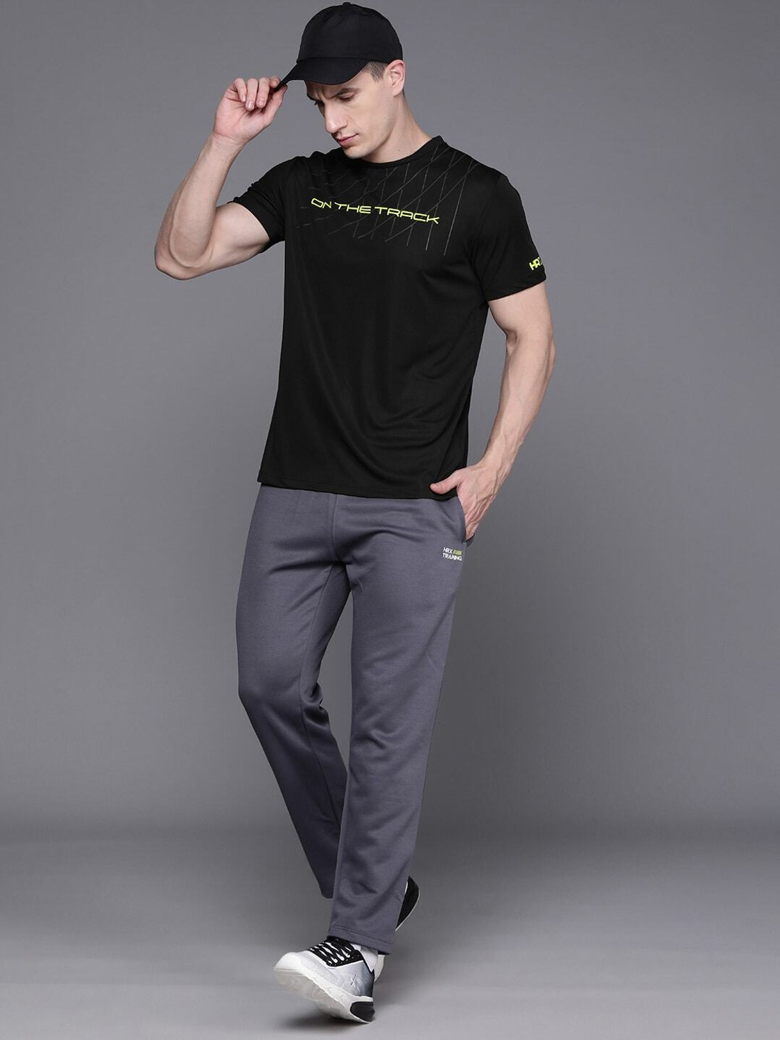 Image of HRX by Hrithik Roshan Printed, Typography Men Round Neck Black T-Shirt