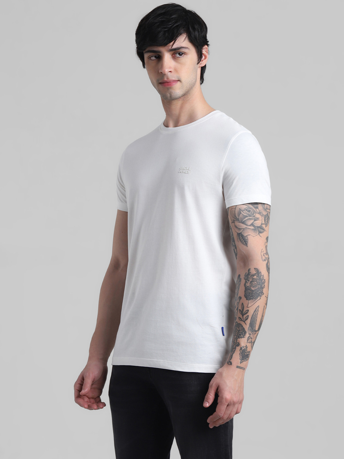 Image of JACK & JONES Solid Men Round Neck White T-Shirt