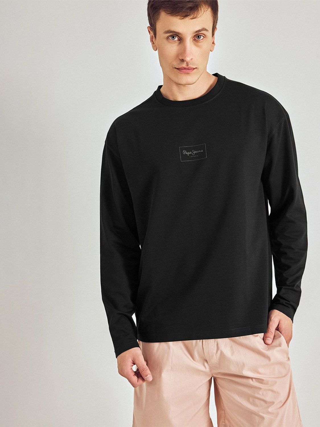 Image of Pepe Jeans Solid Men Round Neck Black T-Shirt